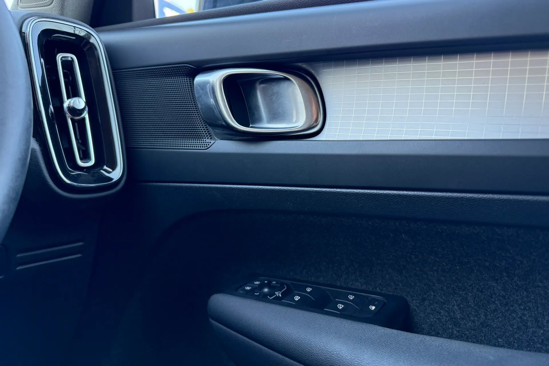 Volvo XC40 thumbnail image number 37