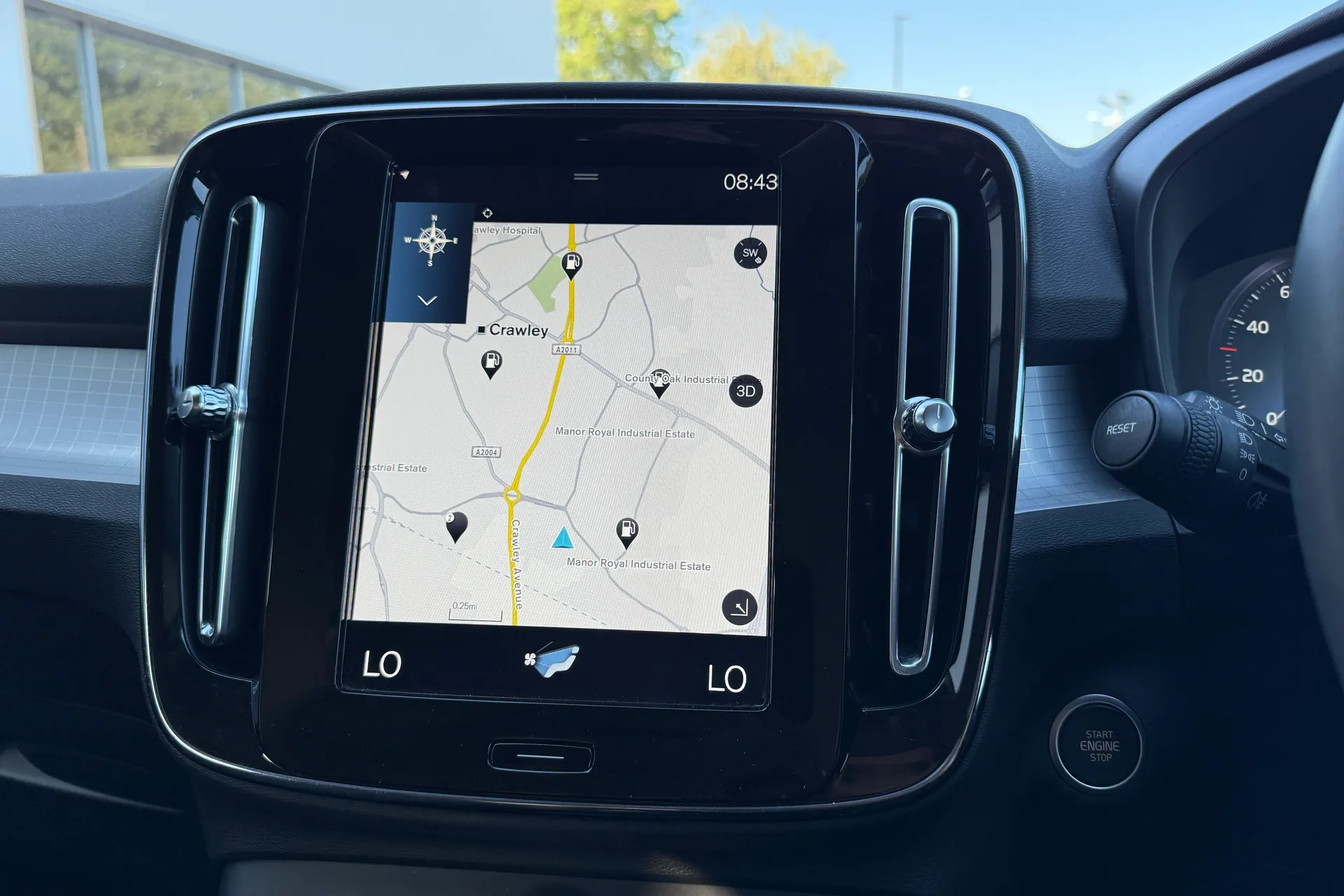 Volvo XC40 thumbnail image number 4