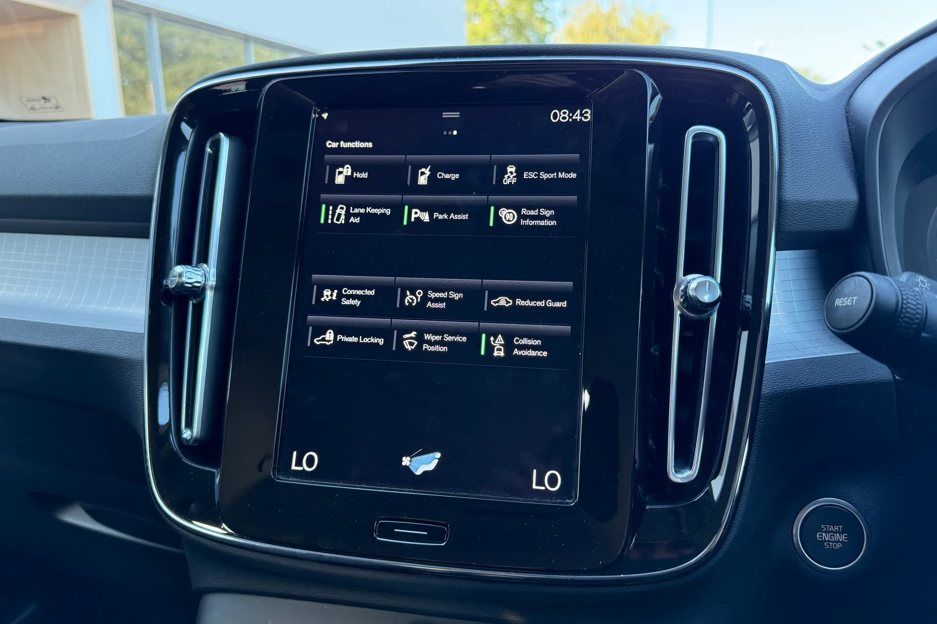 Volvo XC40 thumbnail image number 36