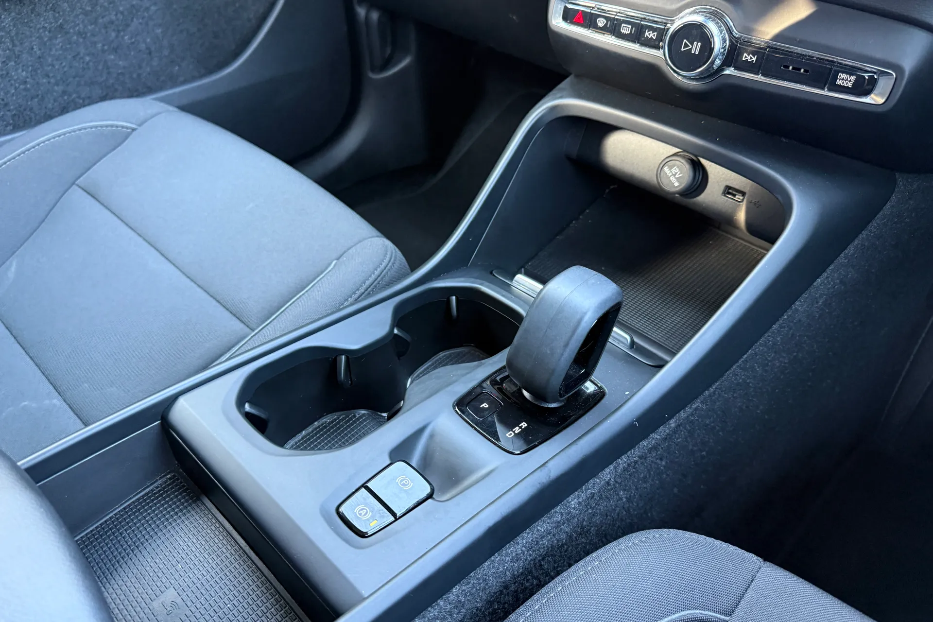 Volvo XC40 thumbnail image number 38