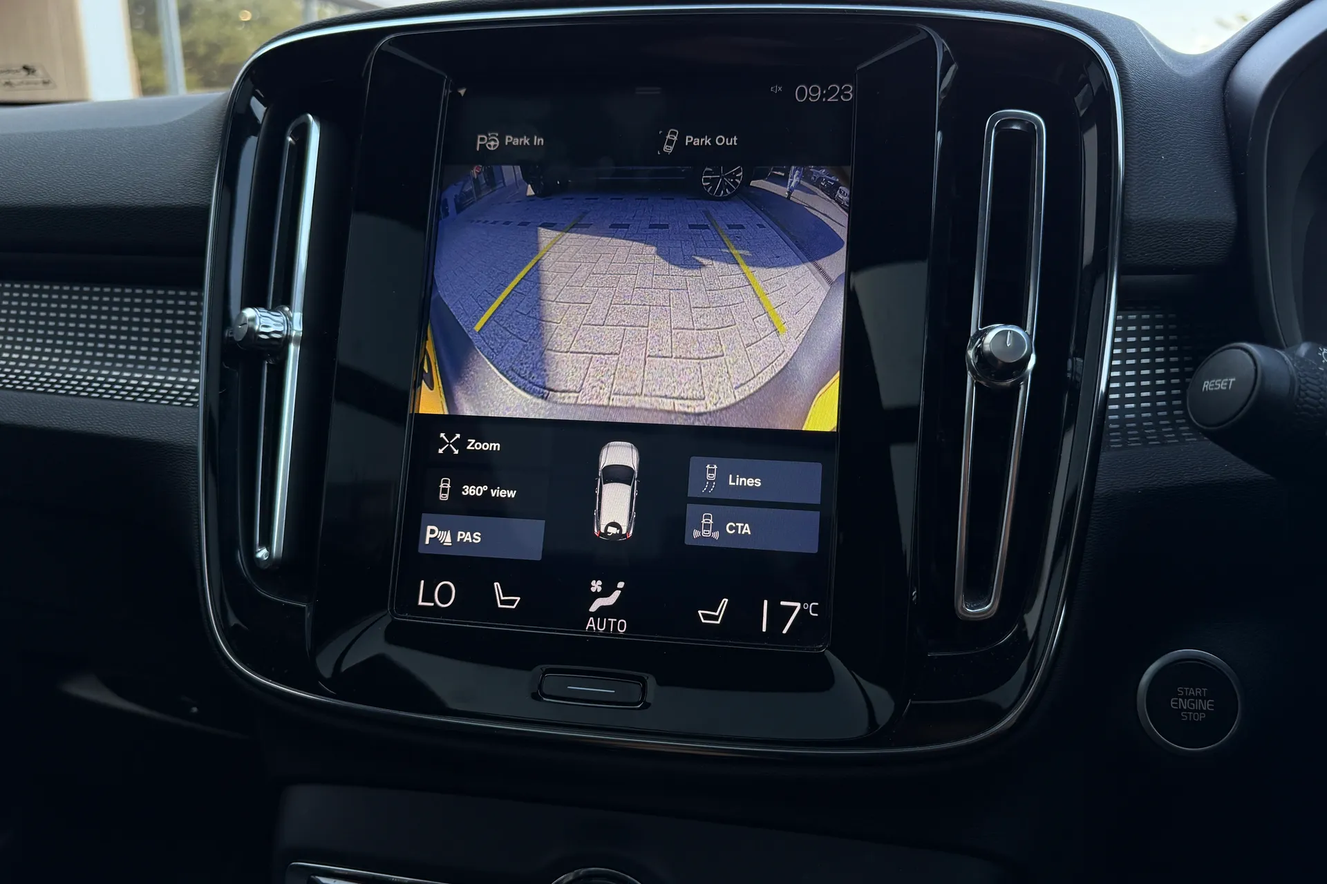Volvo XC40 thumbnail image number 37