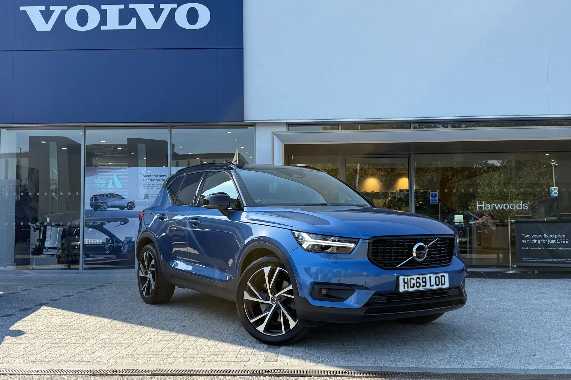 Volvo XC40 focused image