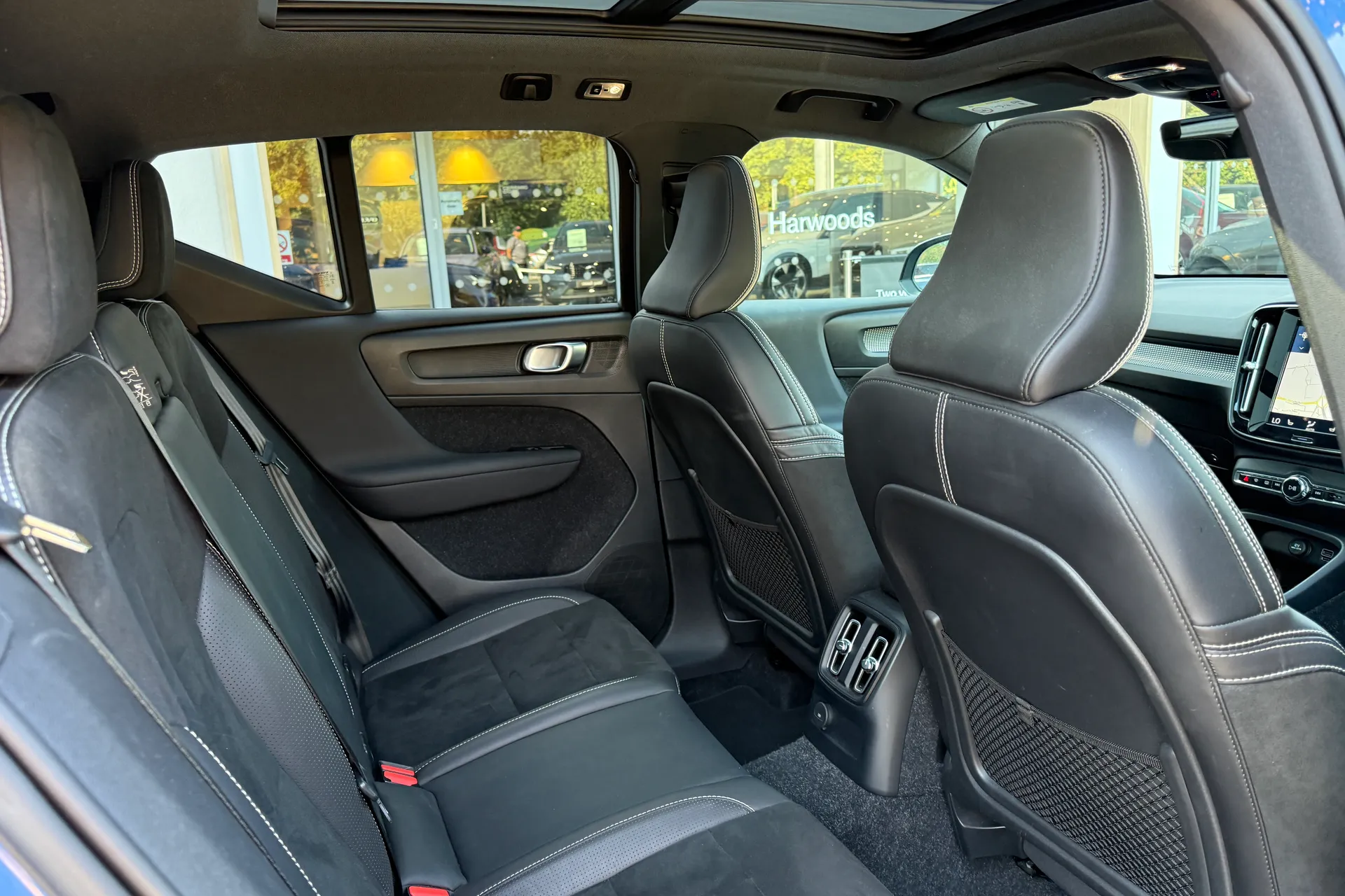 Volvo XC40 thumbnail image number 23