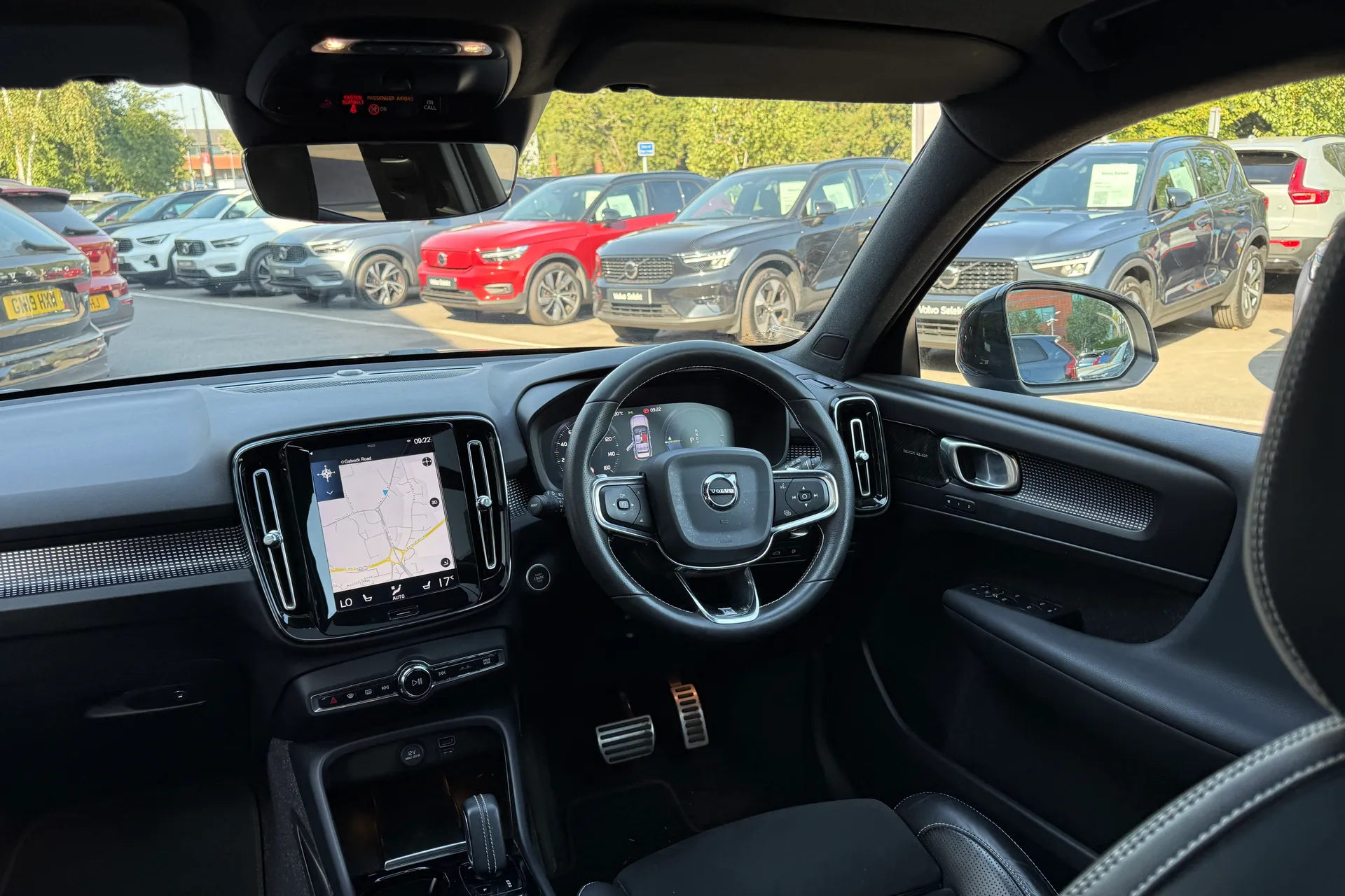 Volvo XC40 thumbnail image number 32