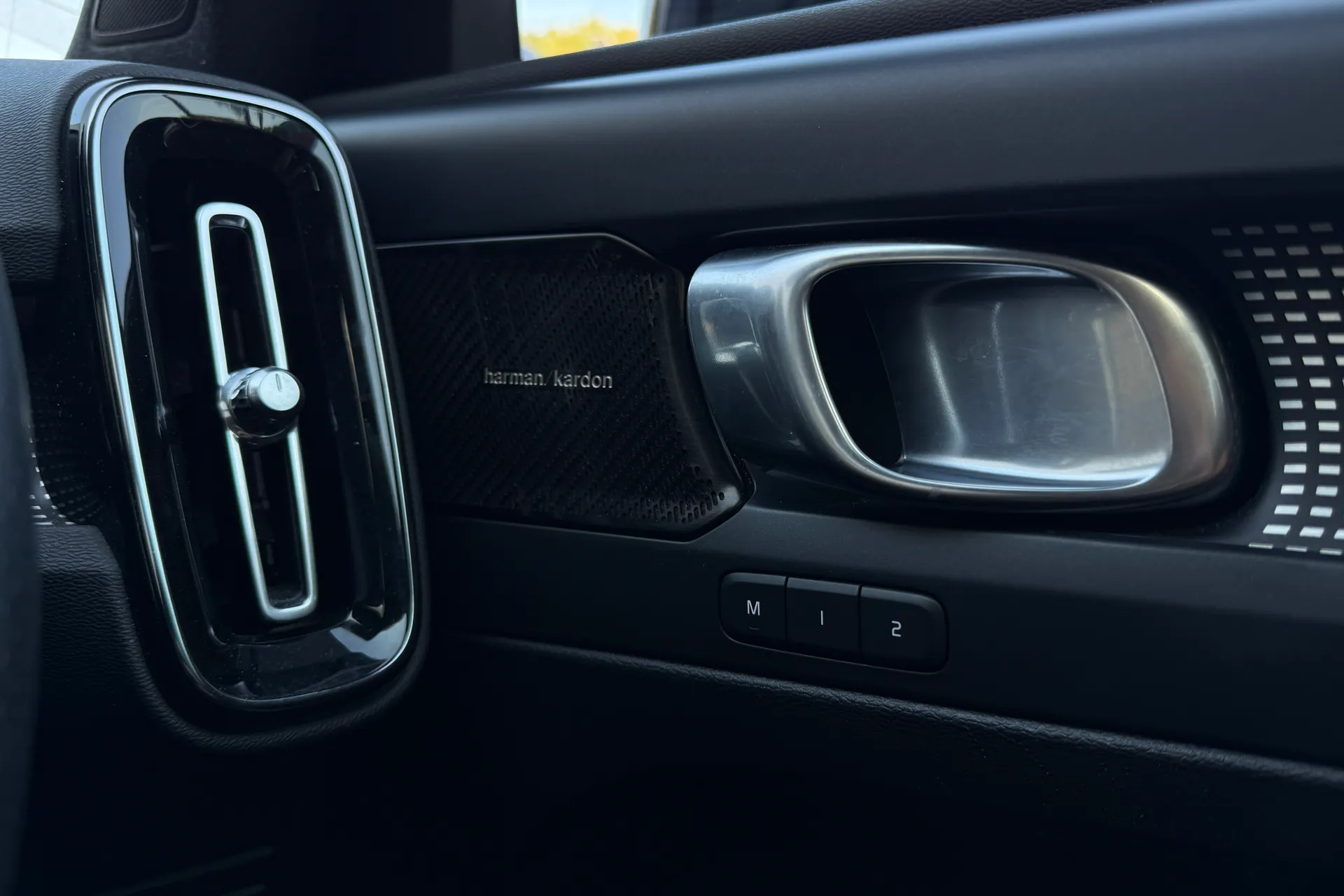 Volvo XC40 thumbnail image number 43