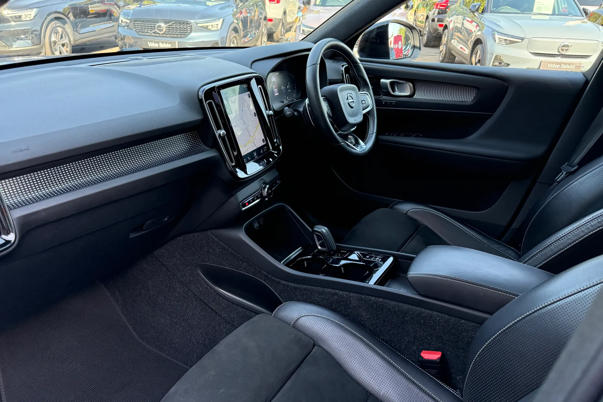Volvo XC40 thumbnail image number 27