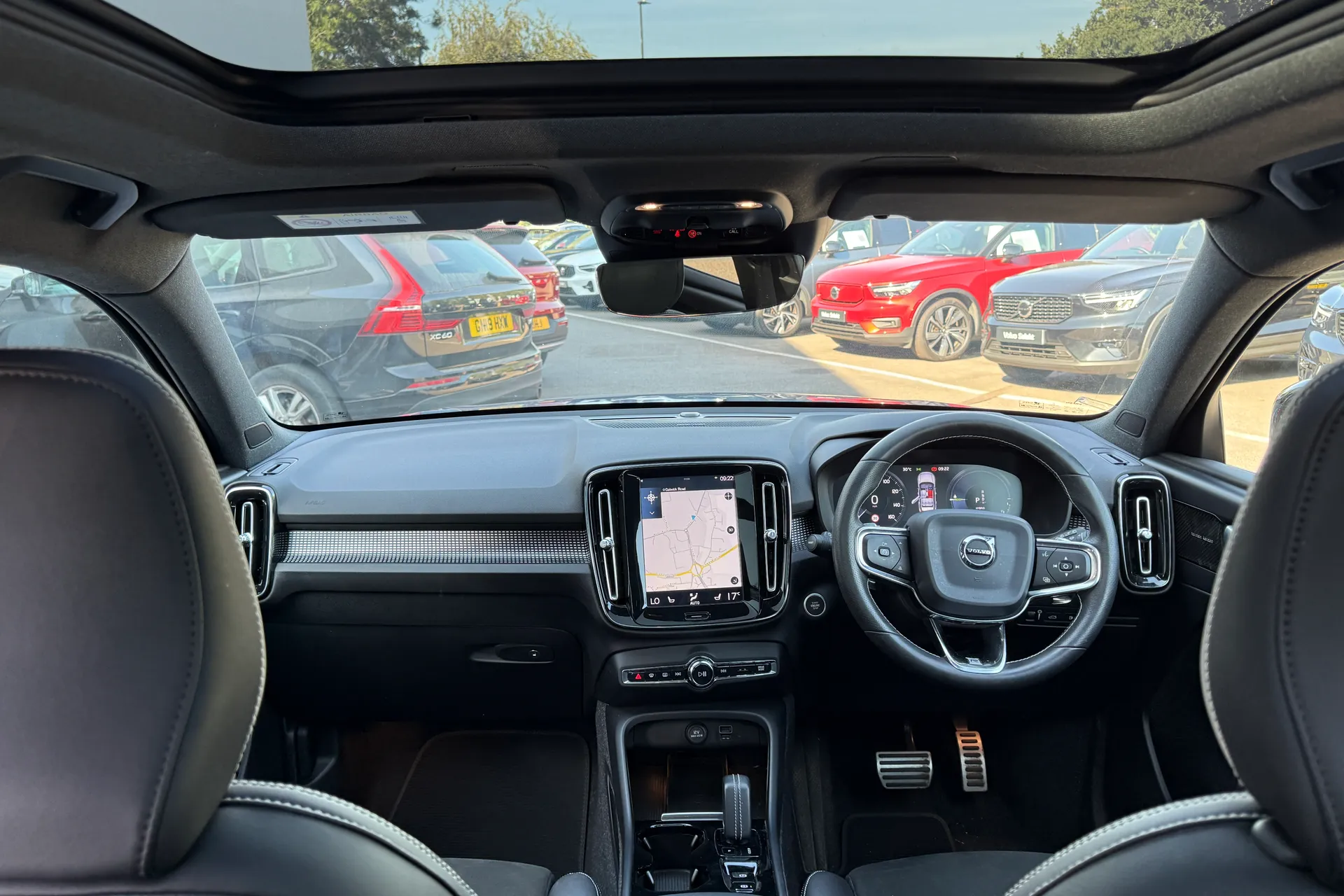 Volvo XC40 thumbnail image number 3
