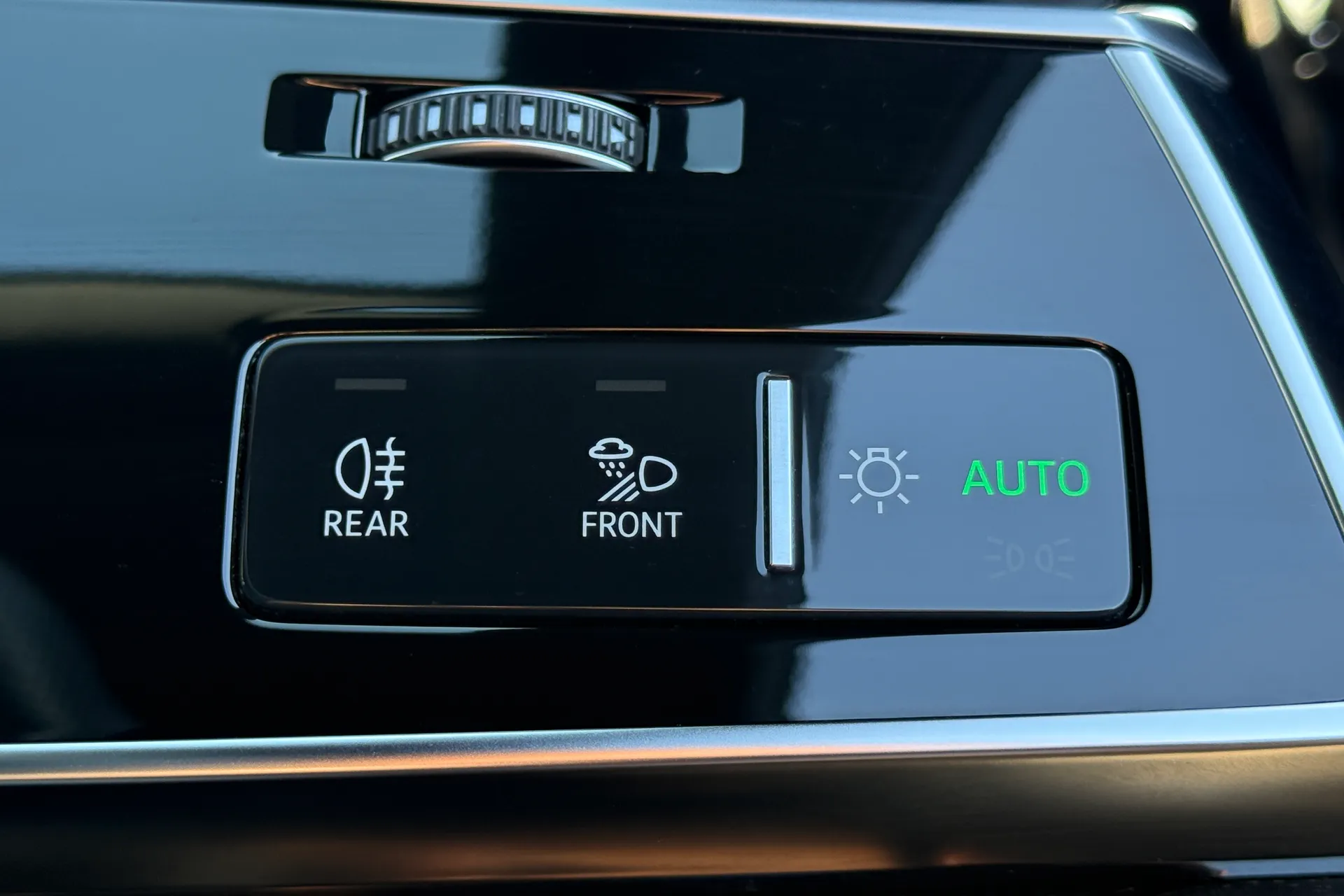 Audi Q8 thumbnail image number 27