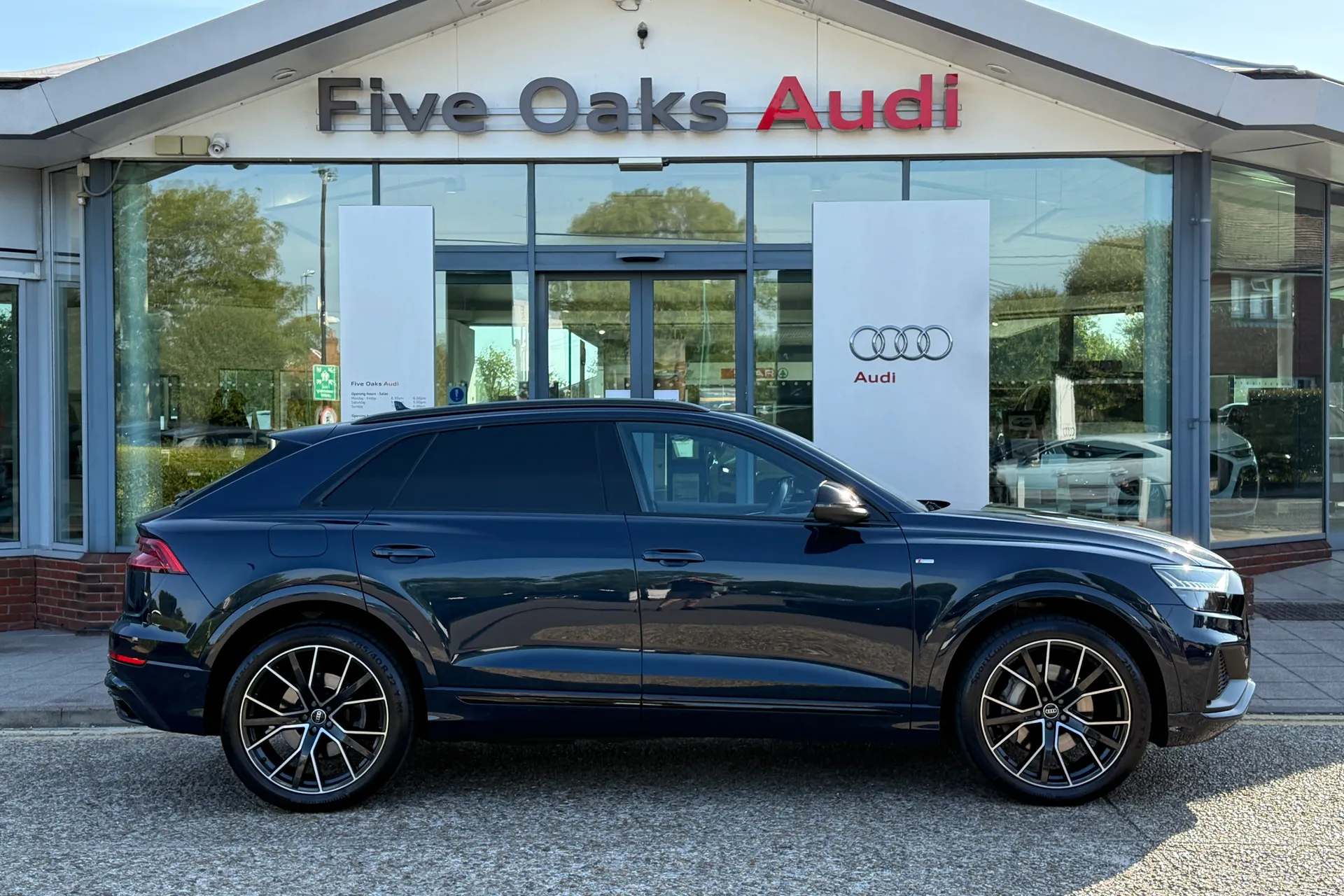 Audi Q8 thumbnail image number 2