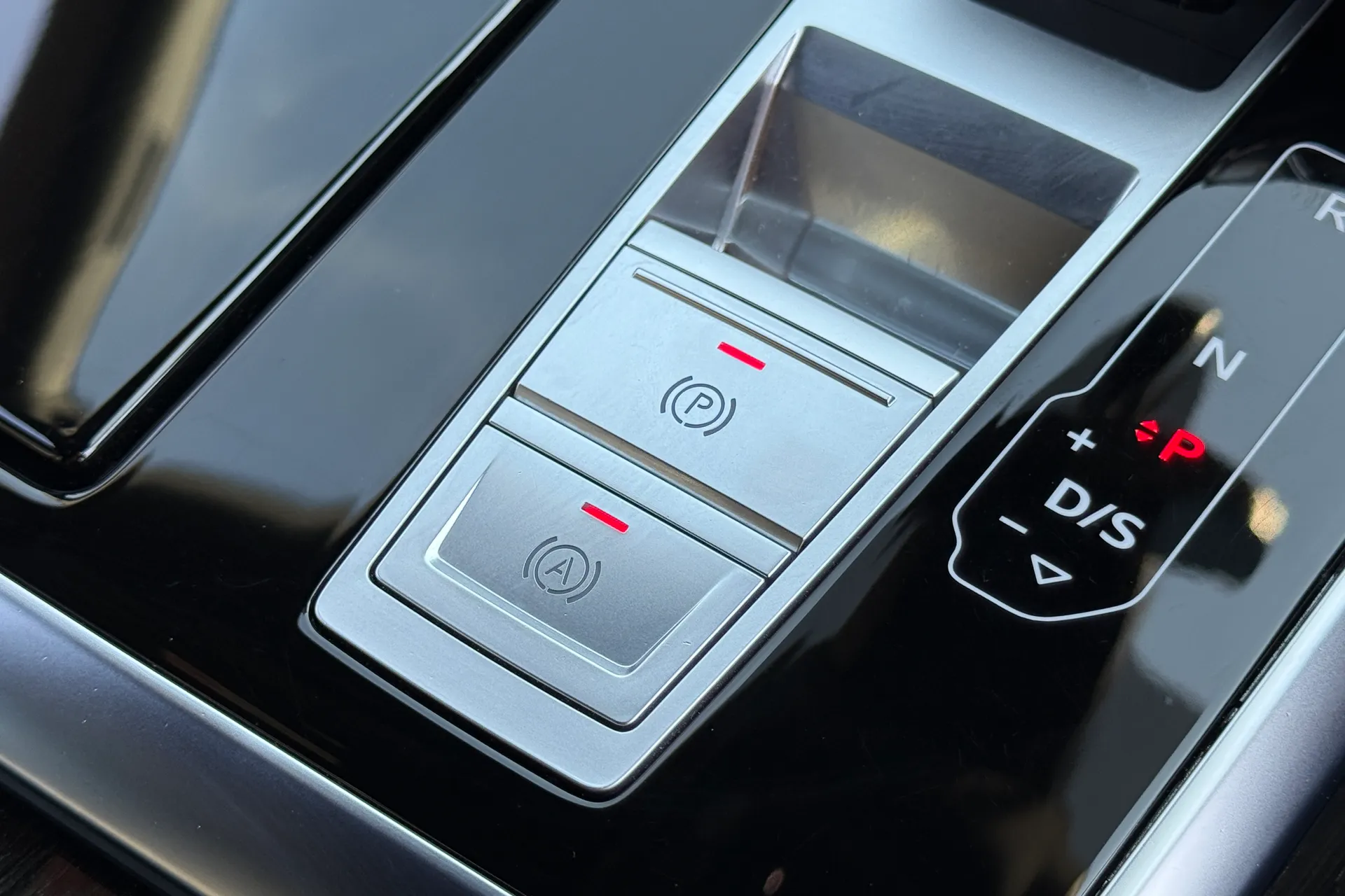 Audi Q8 thumbnail image number 45