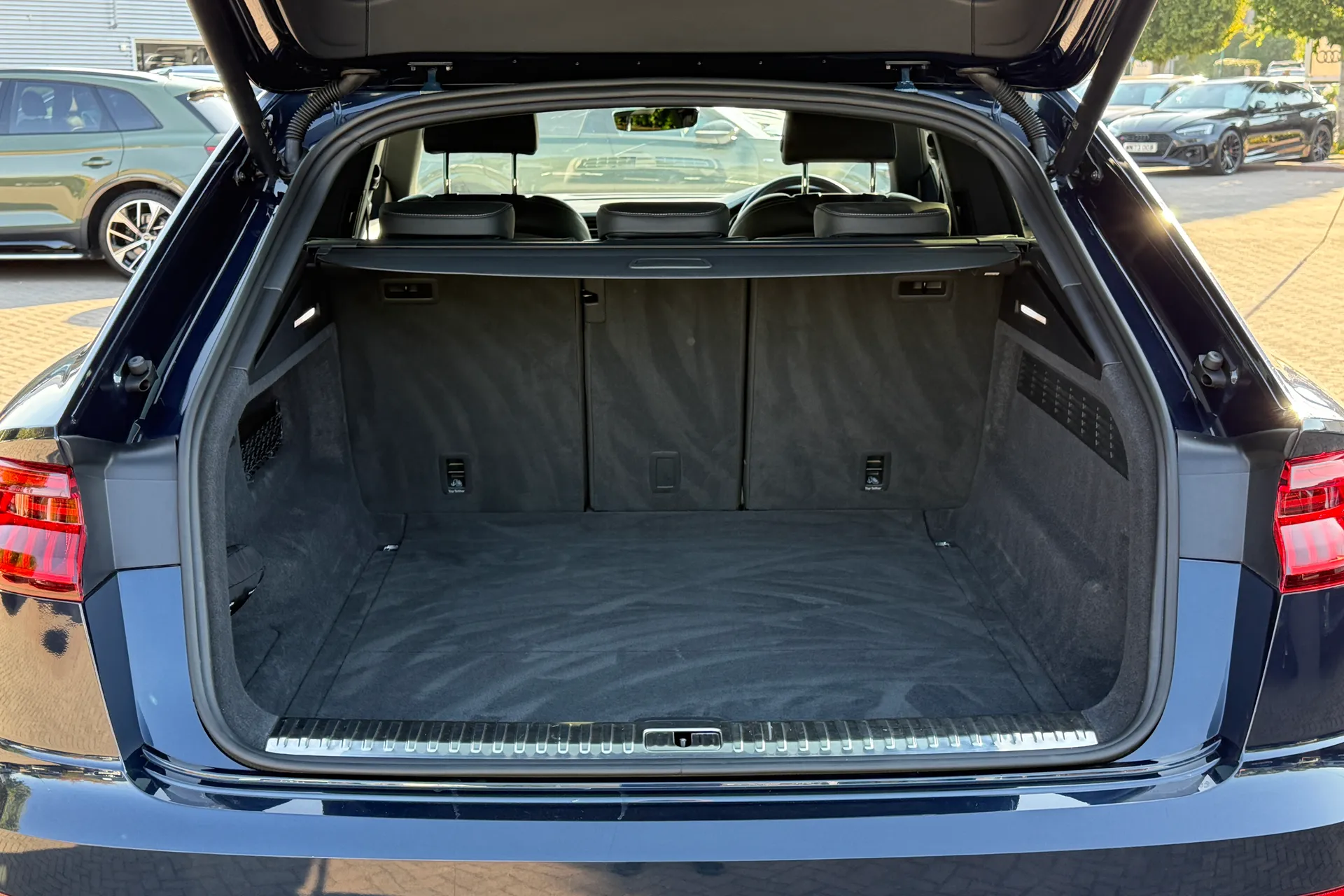 Audi Q8 thumbnail image number 39