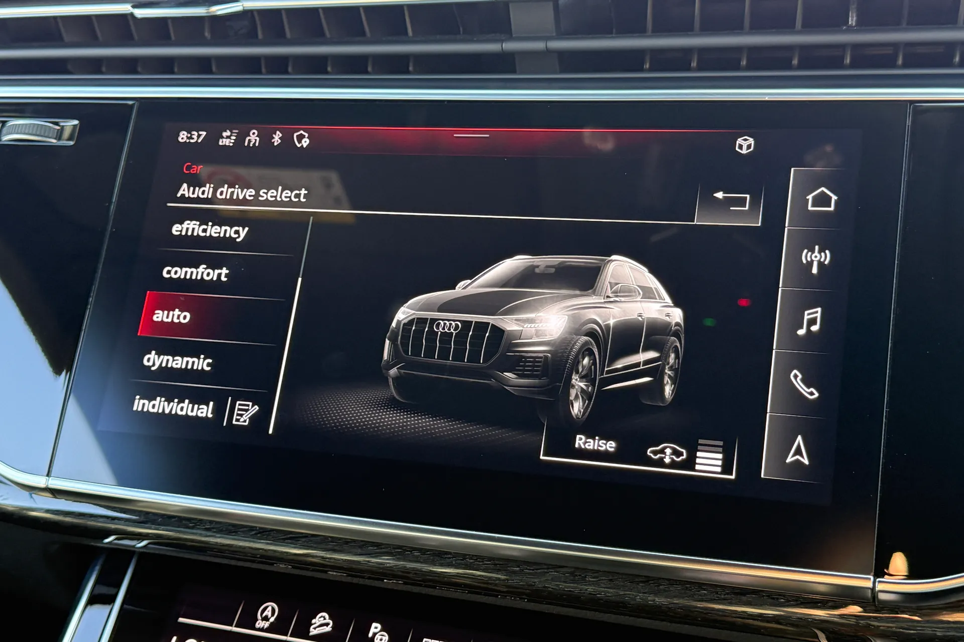 Audi Q8 thumbnail image number 10