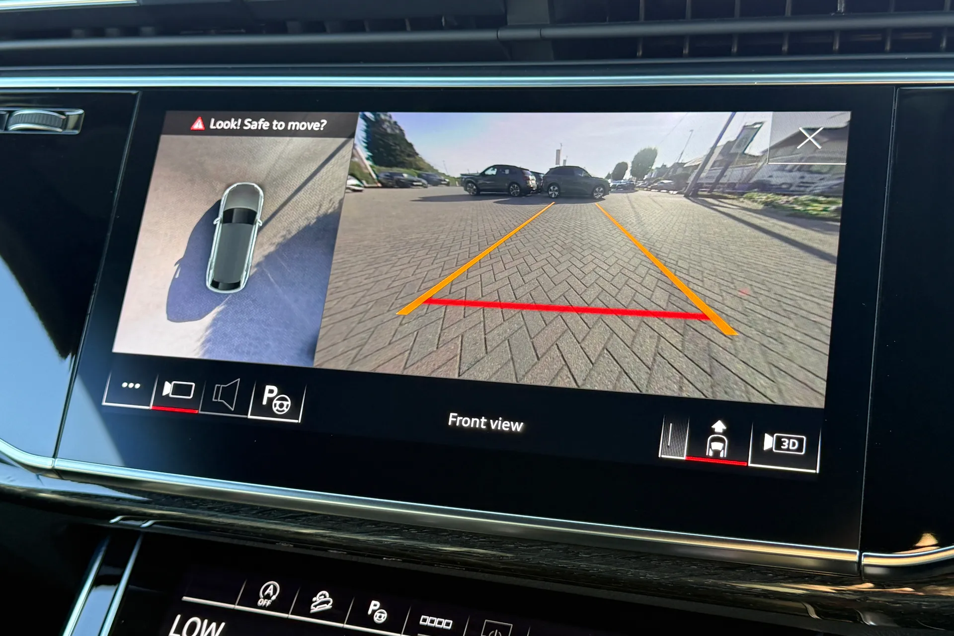 Audi Q8 thumbnail image number 8