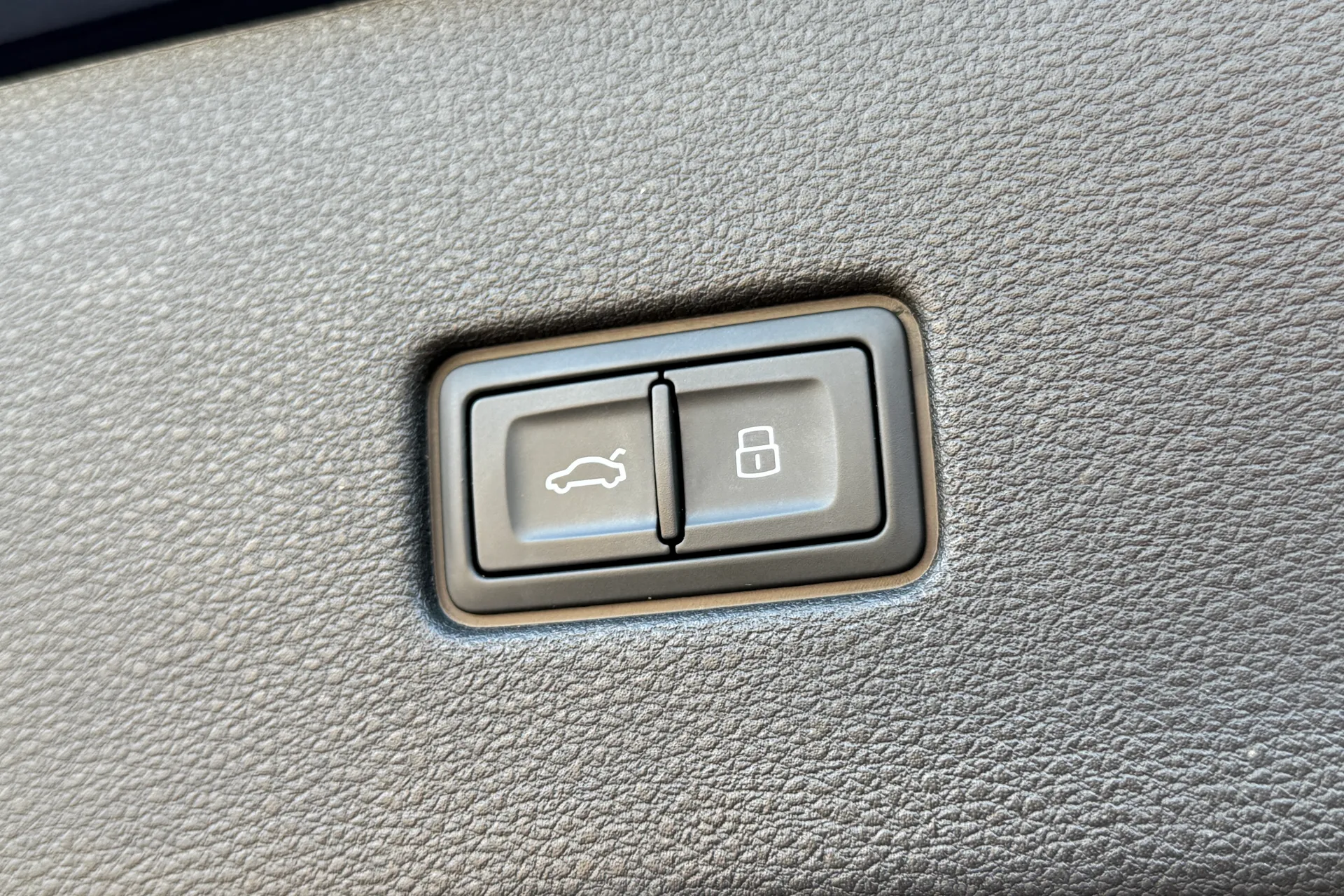 Audi Q8 thumbnail image number 41
