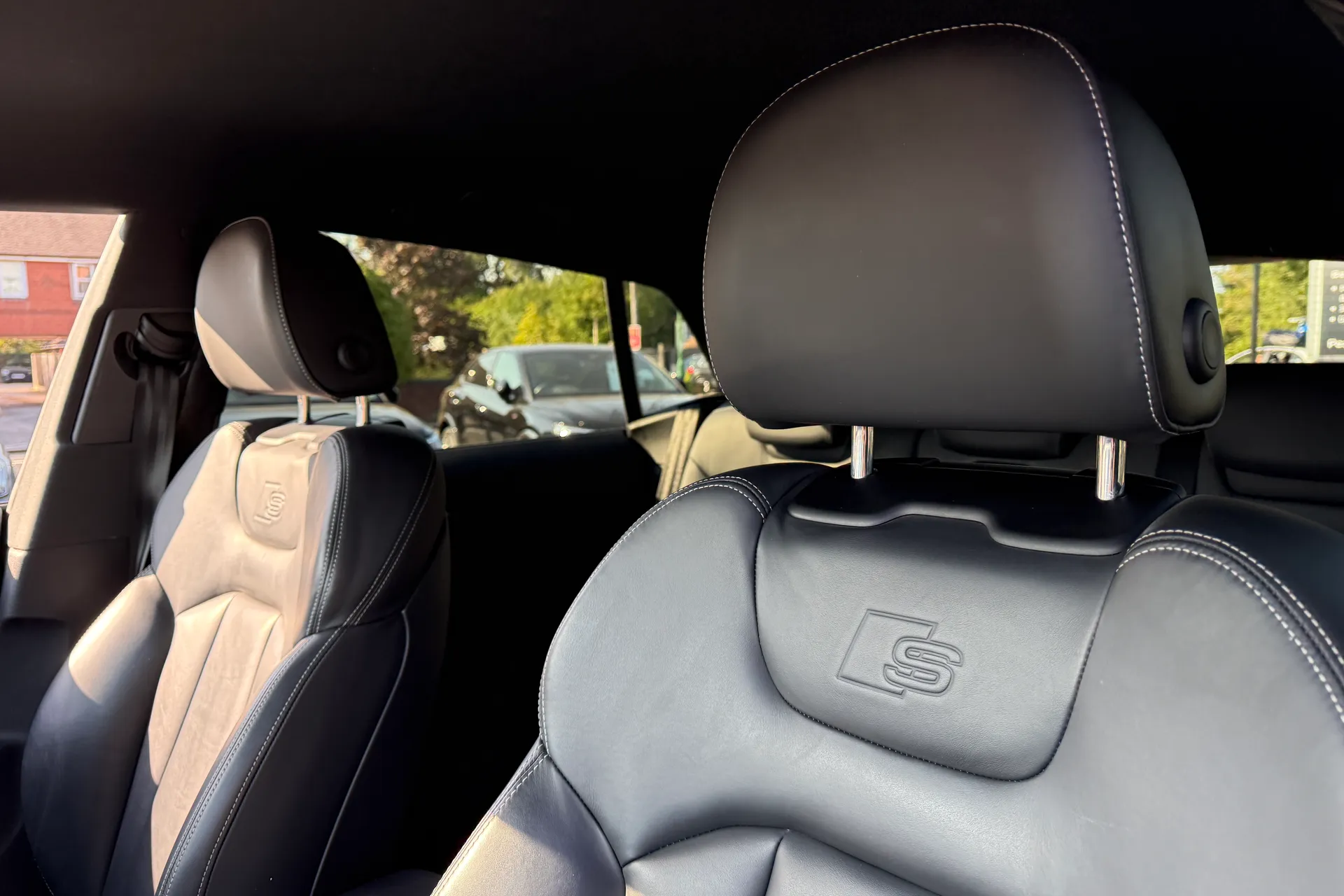Audi Q8 thumbnail image number 35