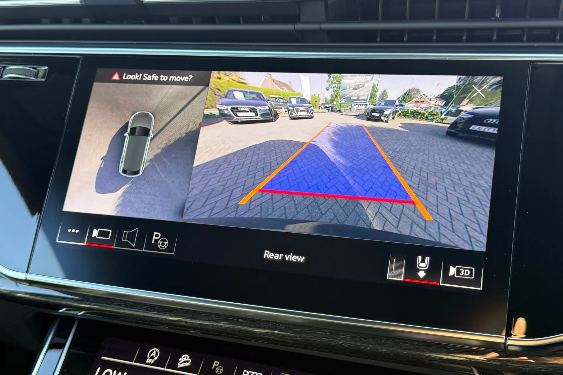 Audi Q8 thumbnail image number 4