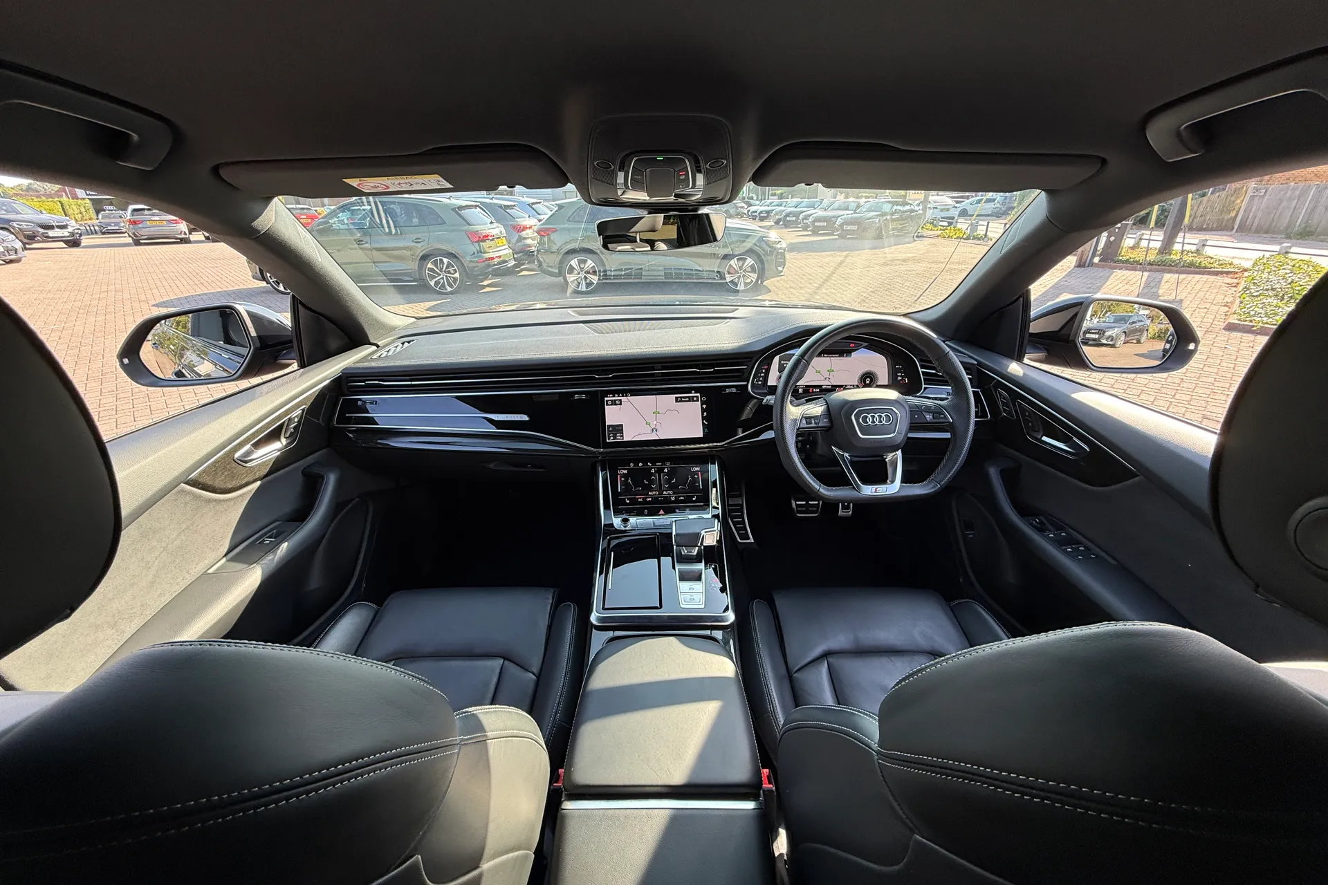 Audi Q8 thumbnail image number 3