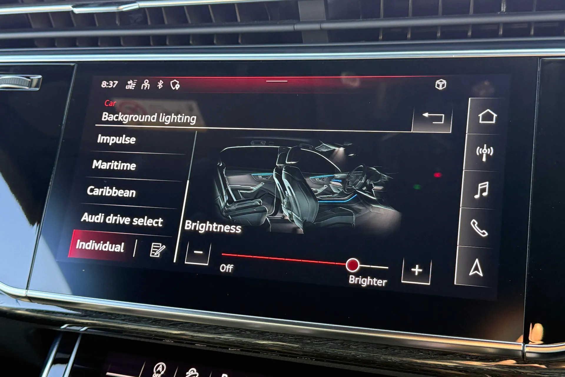 Audi Q8 thumbnail image number 12