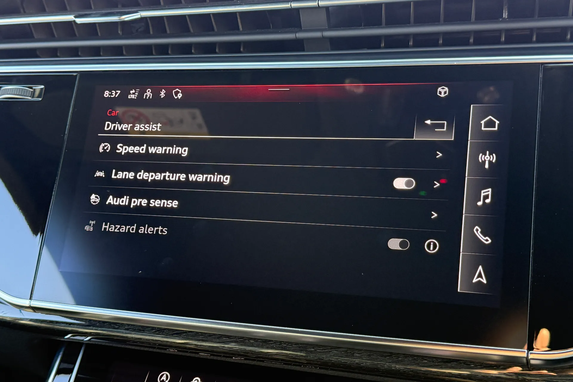 Audi Q8 thumbnail image number 11