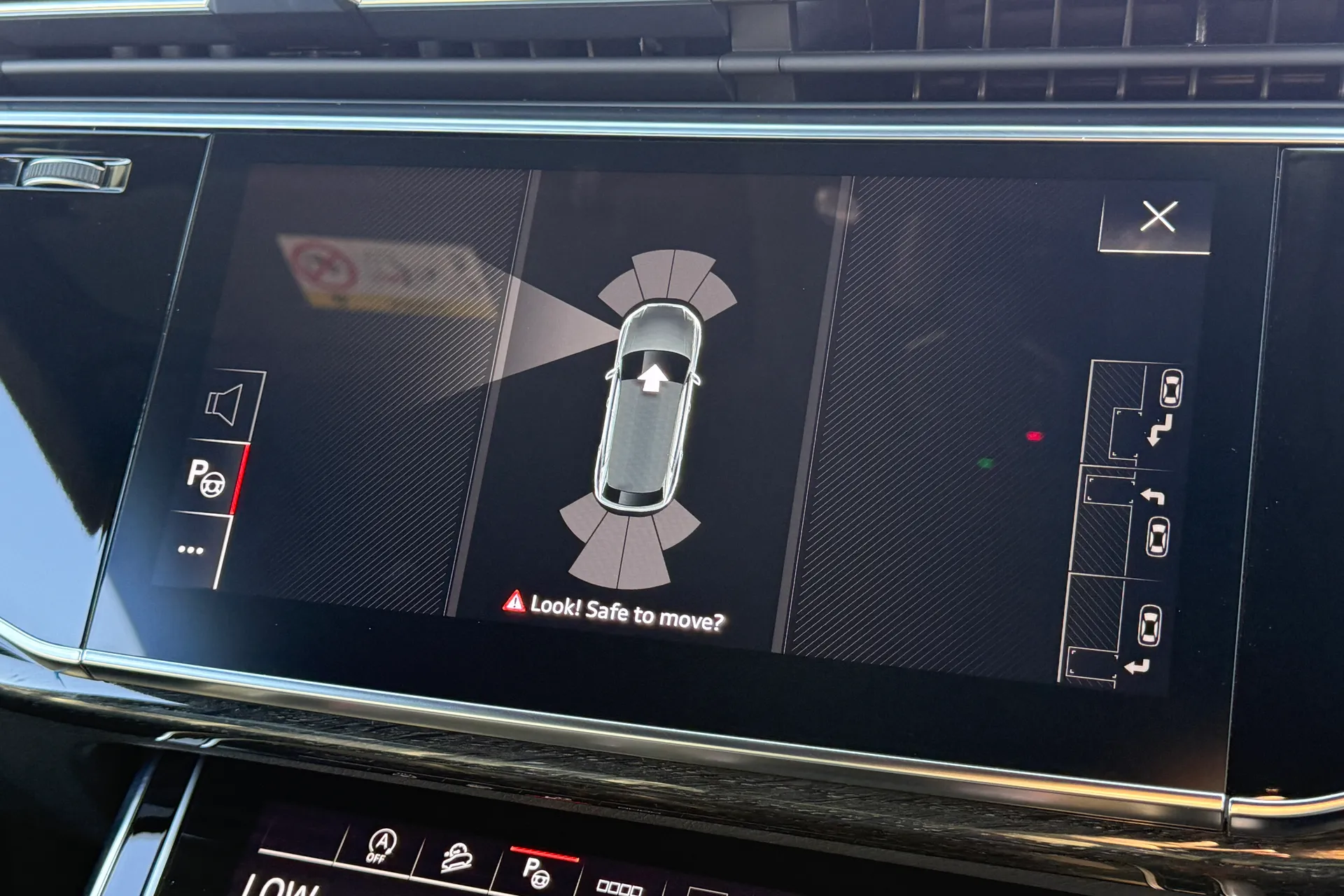 Audi Q8 thumbnail image number 9
