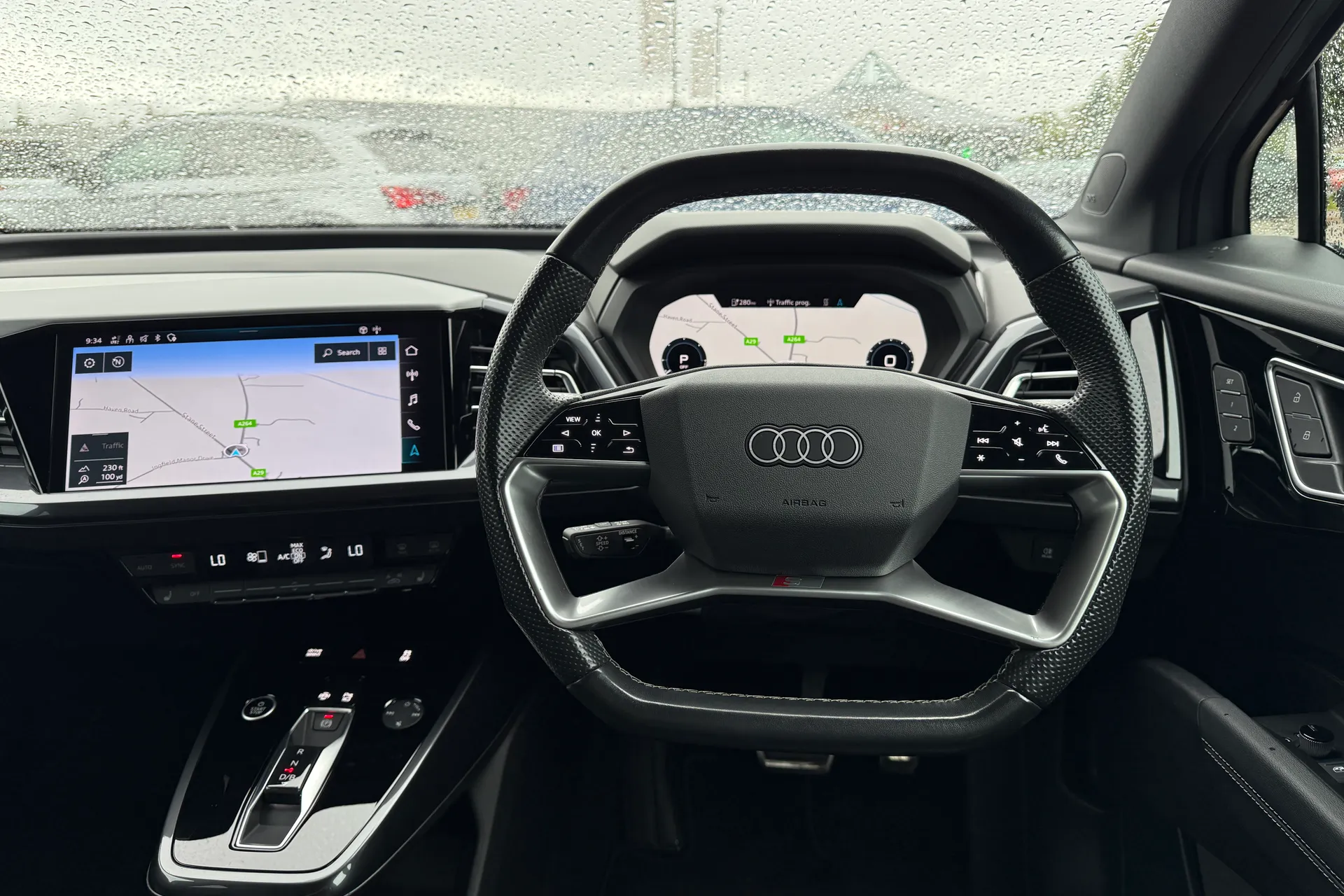 Audi Q4 thumbnail image number 6