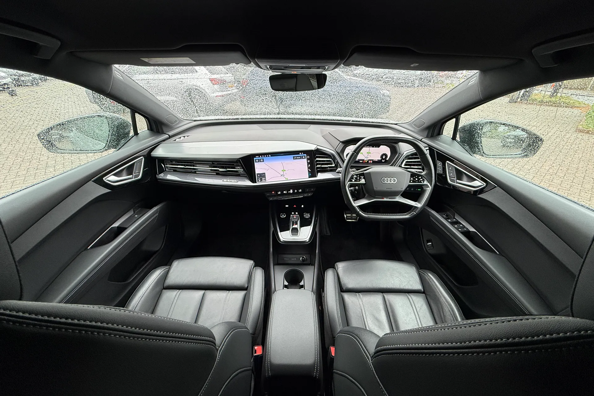 Audi Q4 thumbnail image number 3