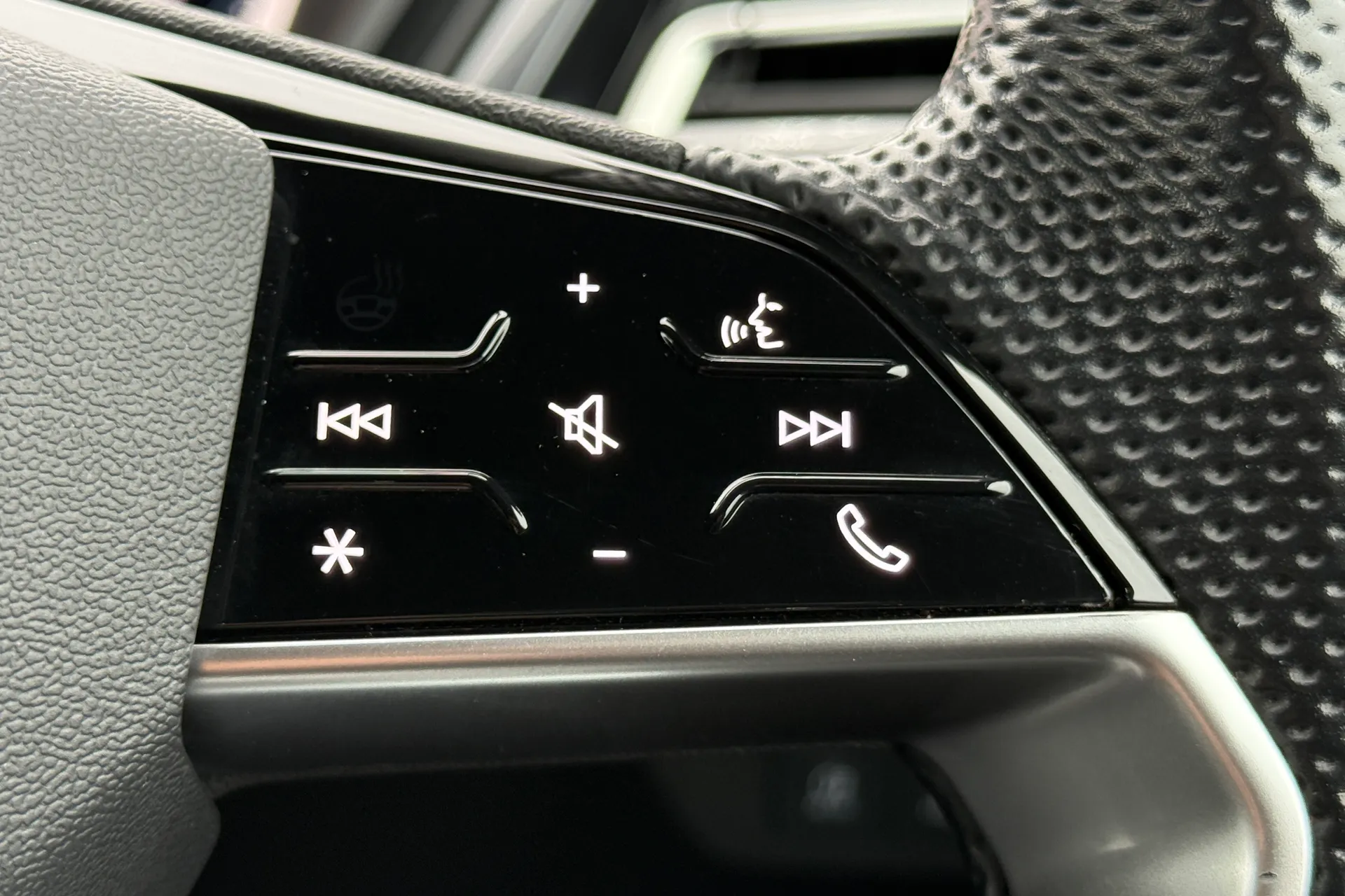 Audi Q4 thumbnail image number 27