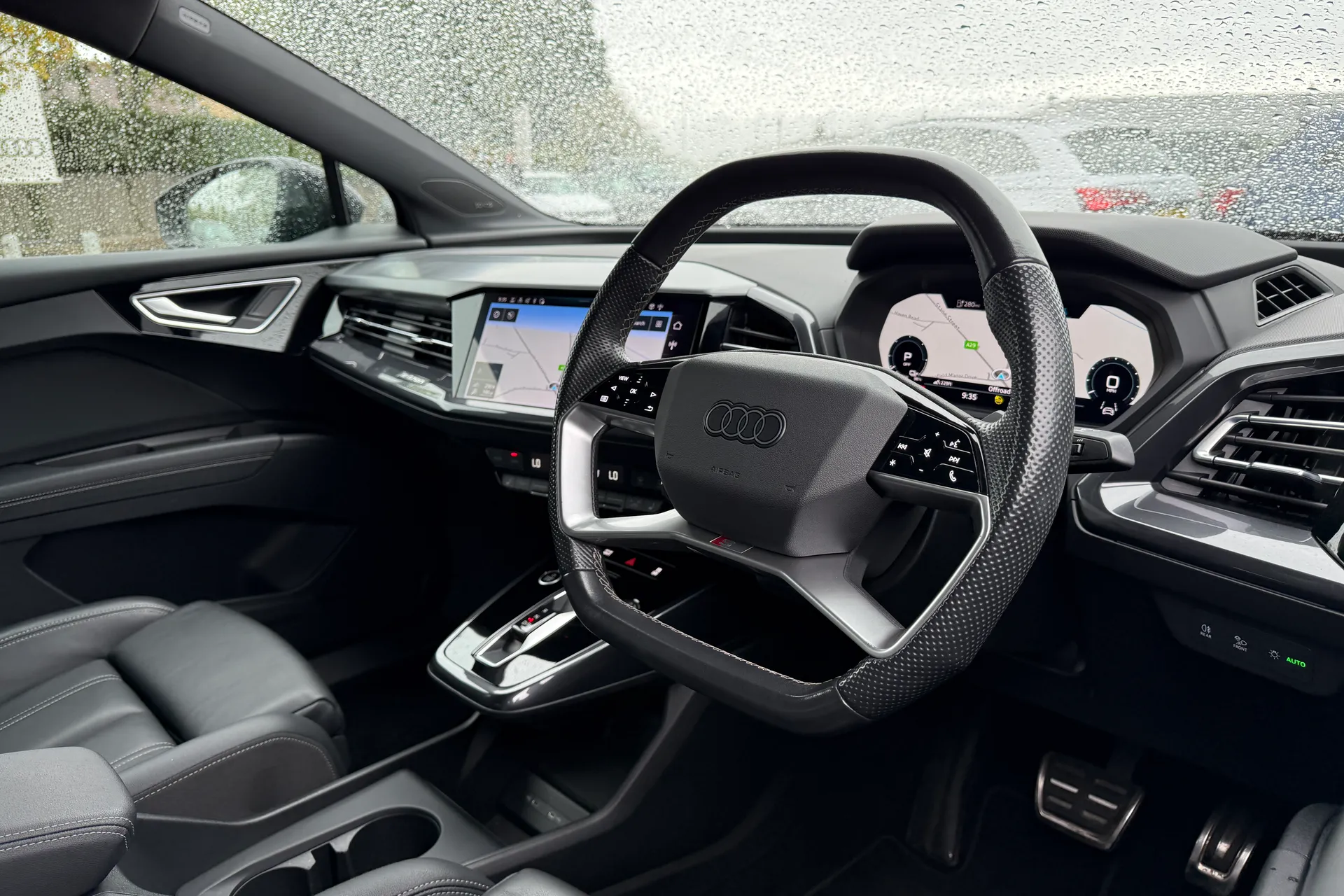 Audi Q4 thumbnail image number 33