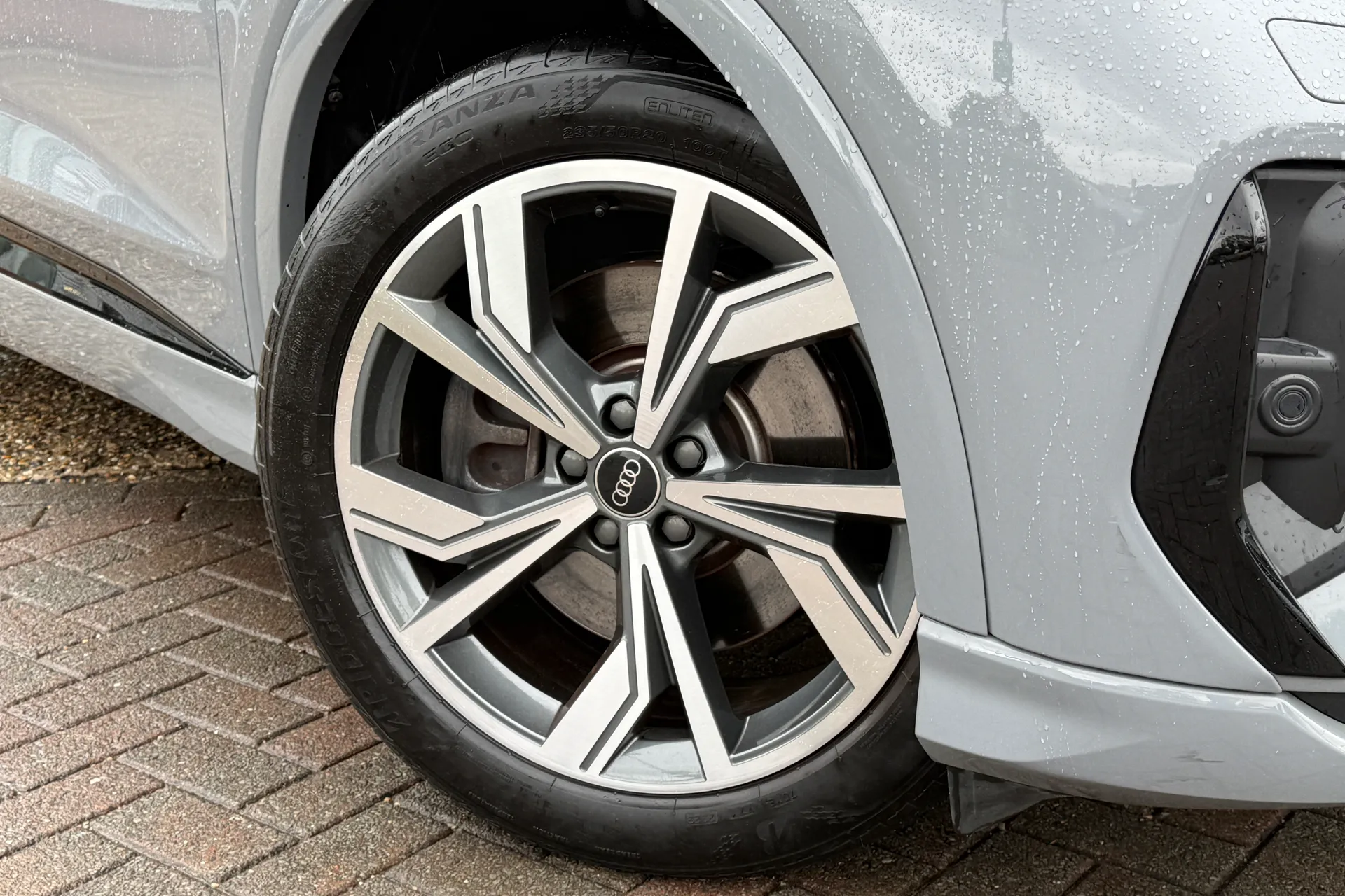 Audi Q4 thumbnail image number 7