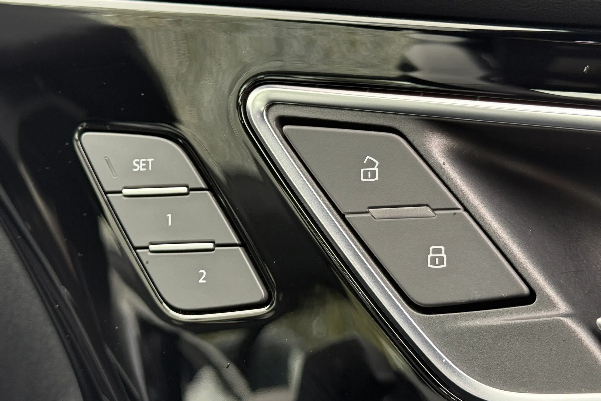 Audi Q4 thumbnail image number 20