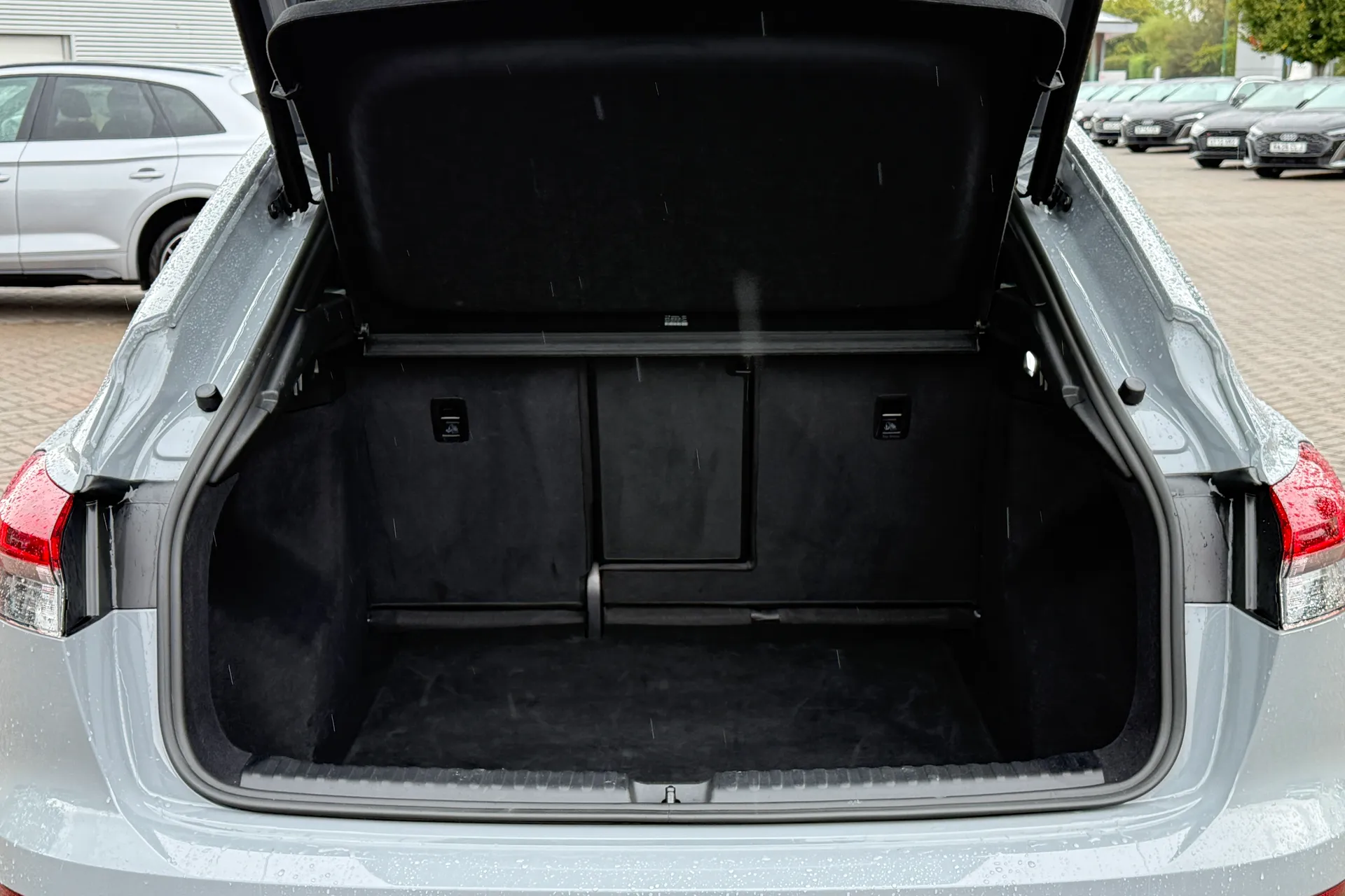 Audi Q4 thumbnail image number 40