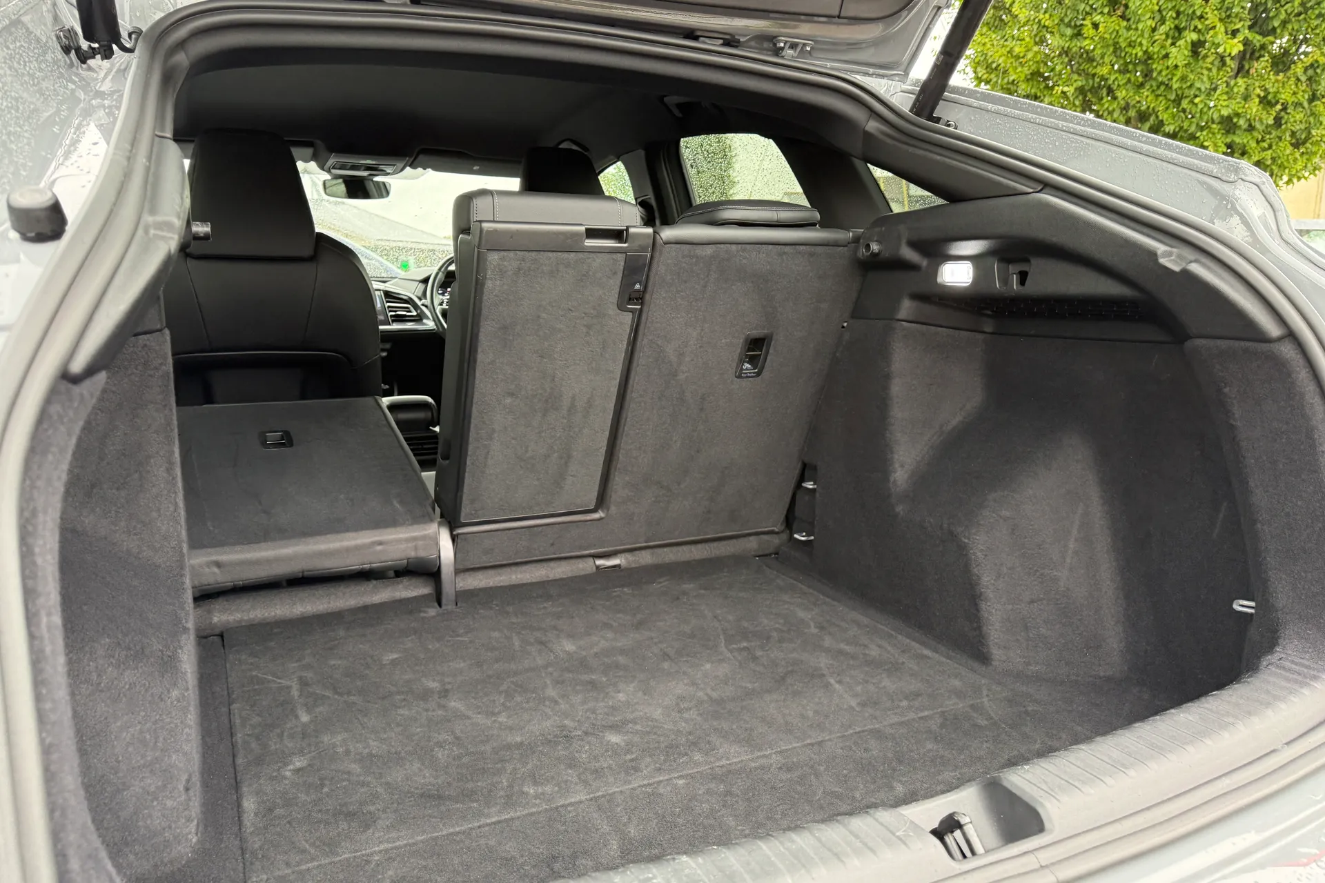 Audi Q4 thumbnail image number 41