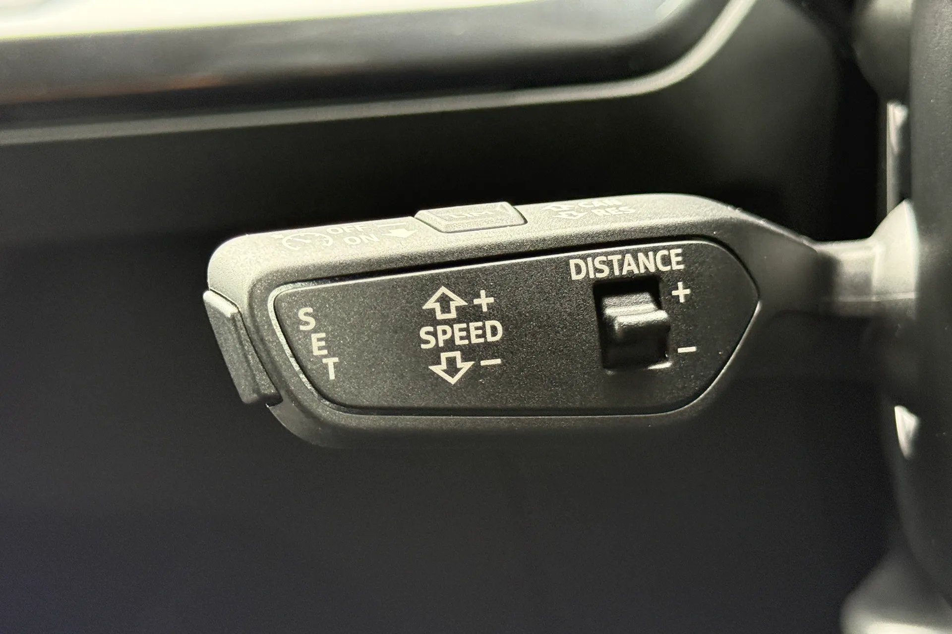 Audi Q4 thumbnail image number 22