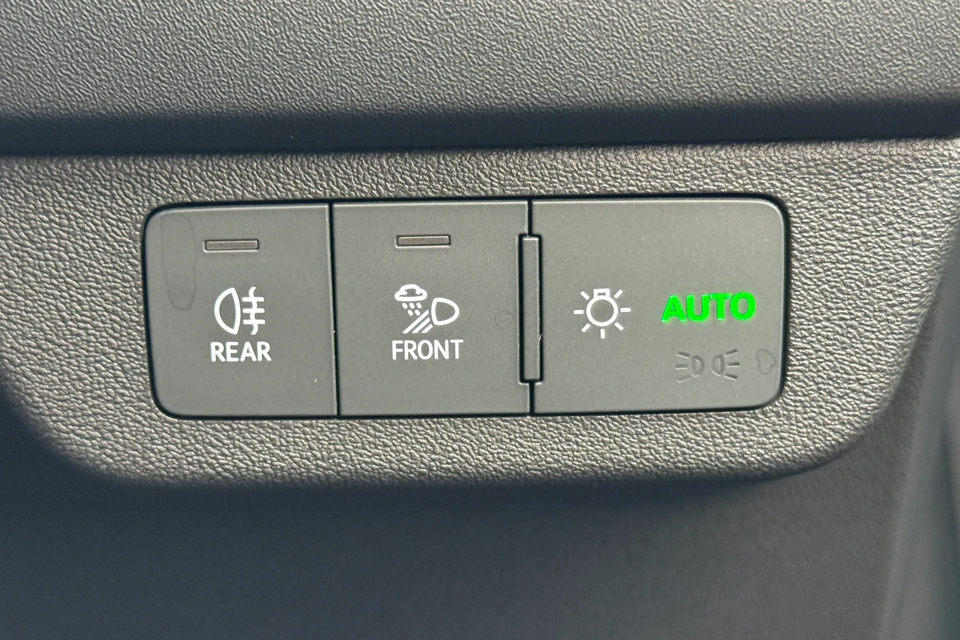 Audi Q4 thumbnail image number 28