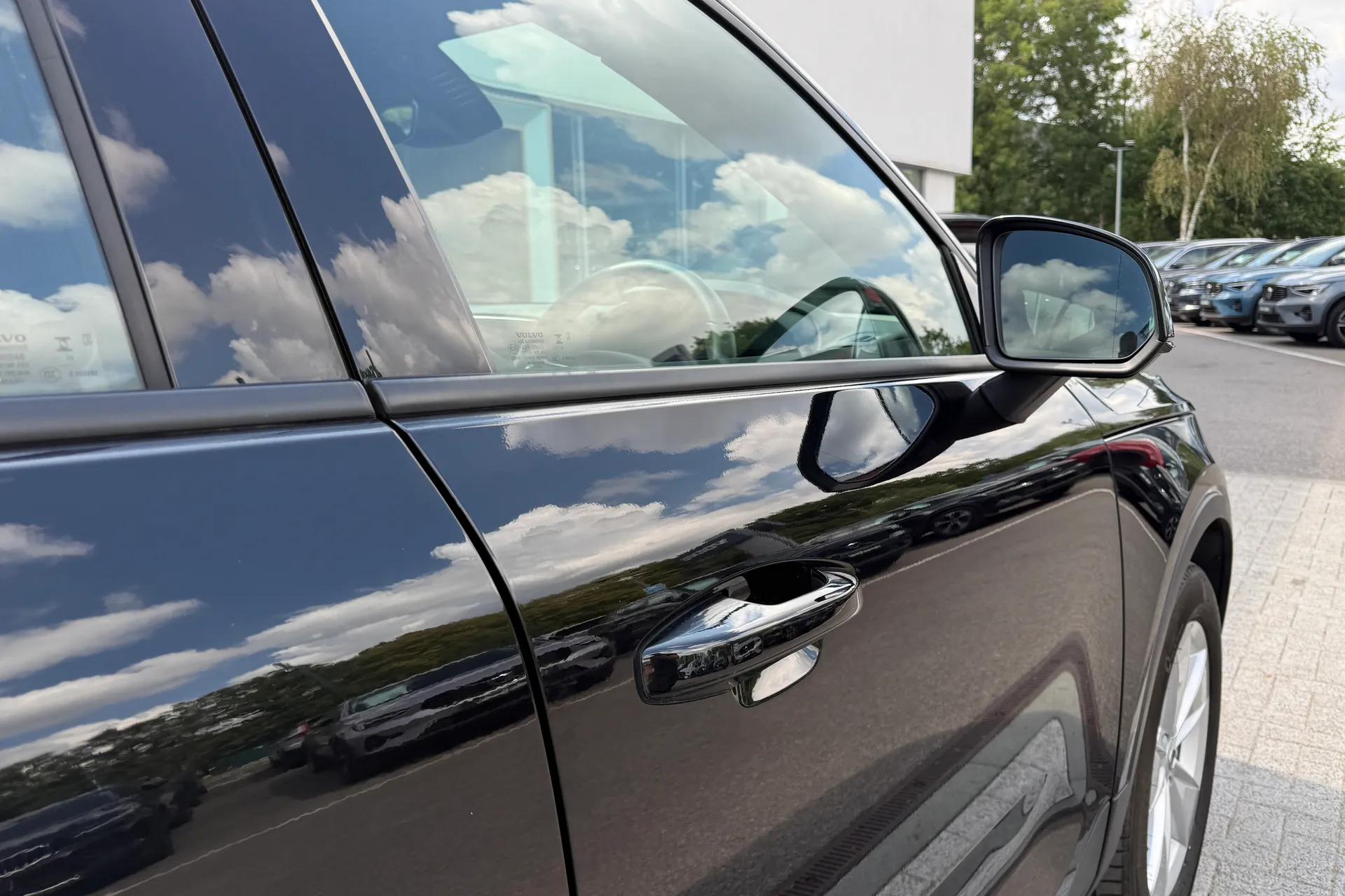 Volvo XC40 thumbnail image number 15
