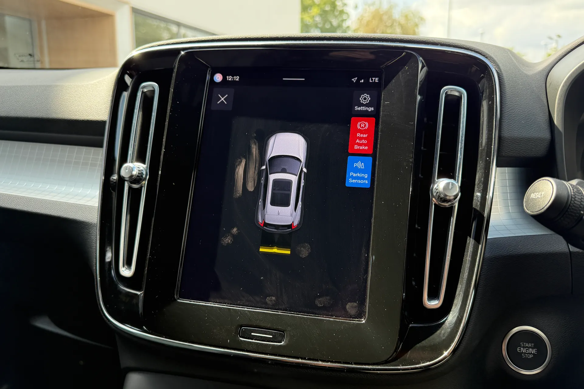 Volvo XC40 thumbnail image number 4