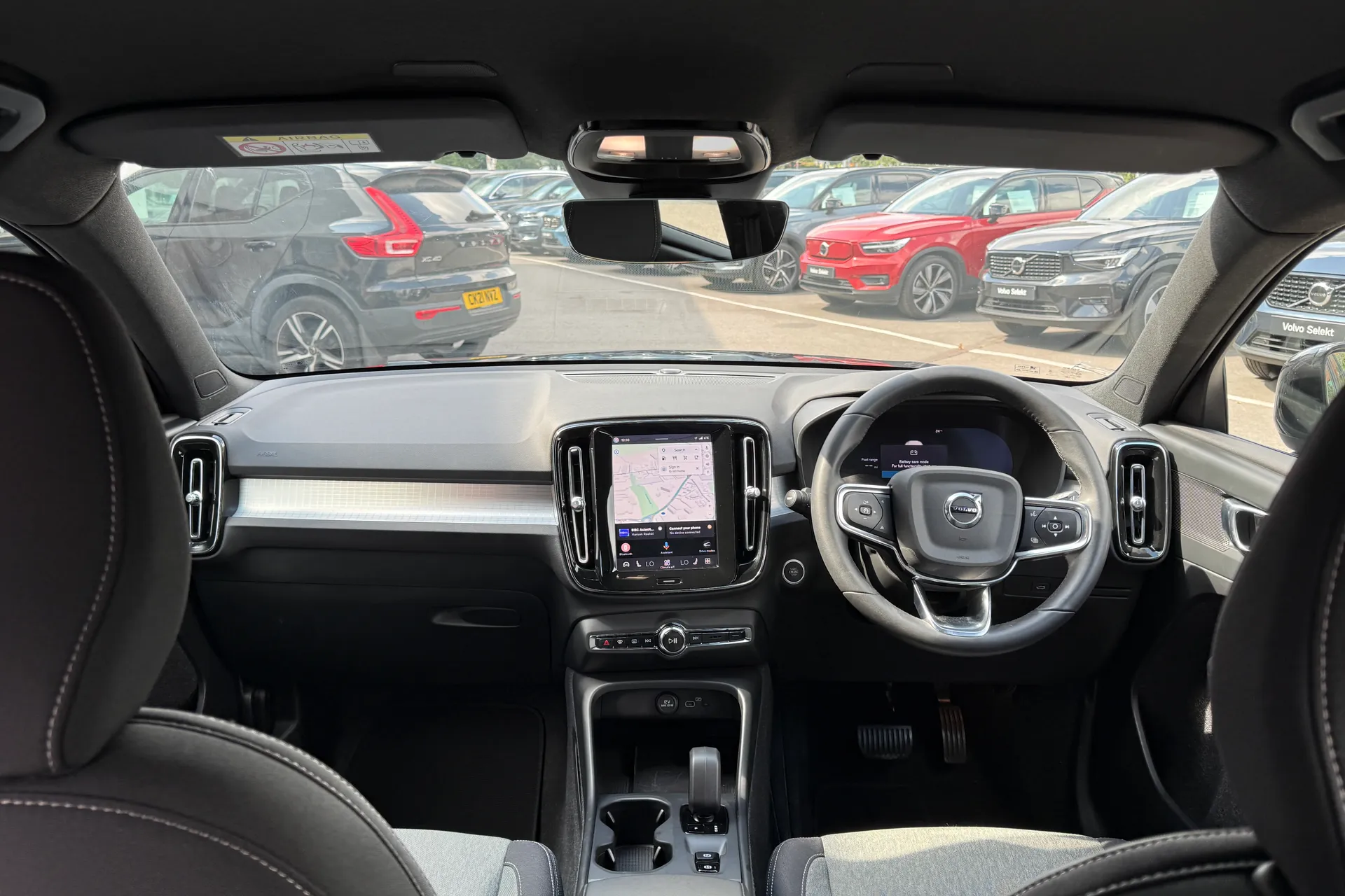 Volvo XC40 thumbnail image number 3