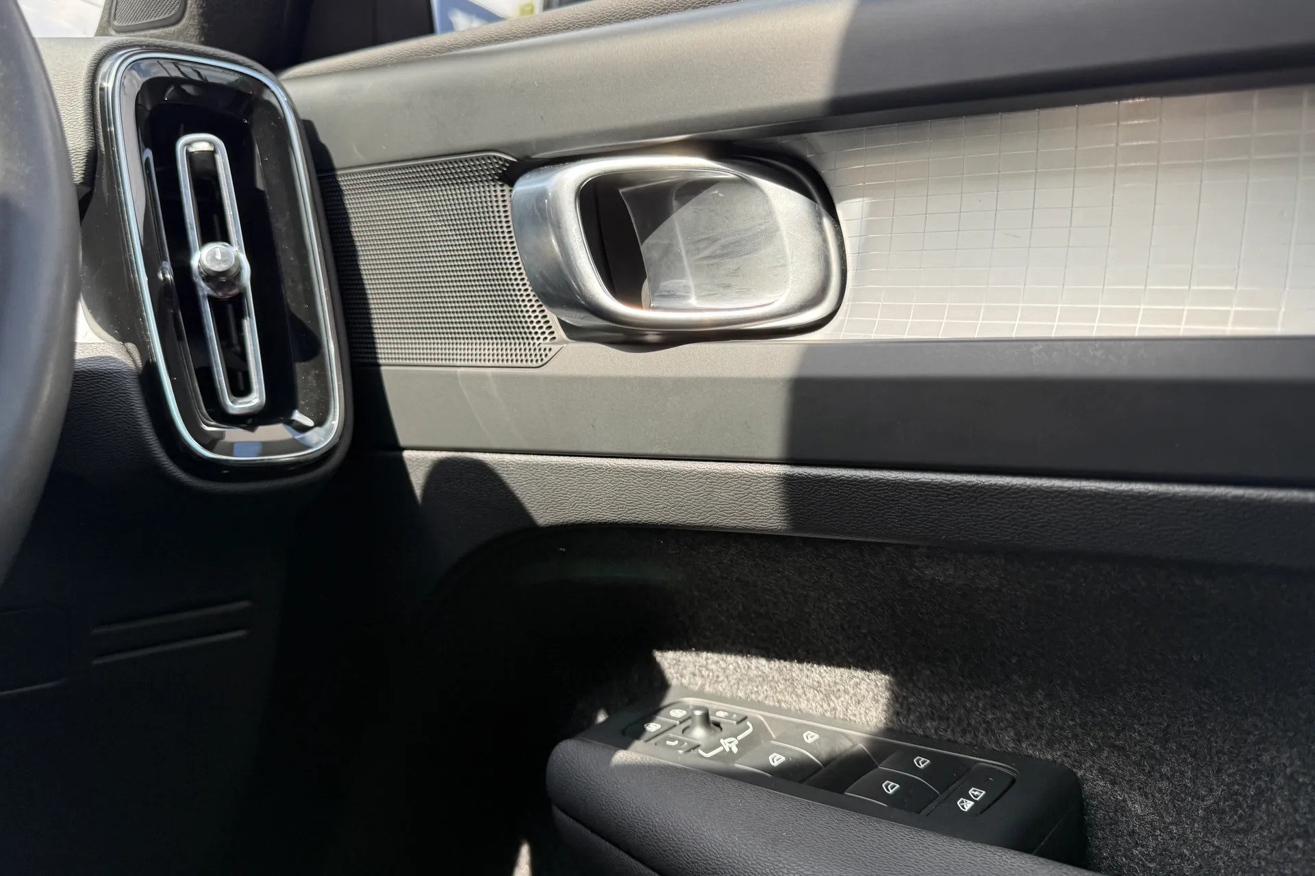 Volvo XC40 thumbnail image number 39