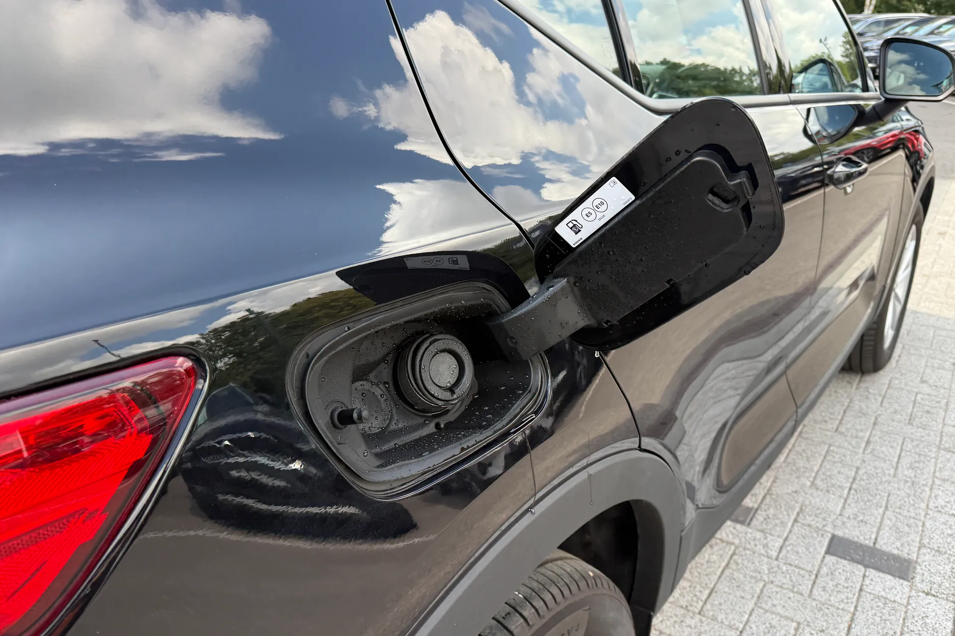 Volvo XC40 thumbnail image number 16