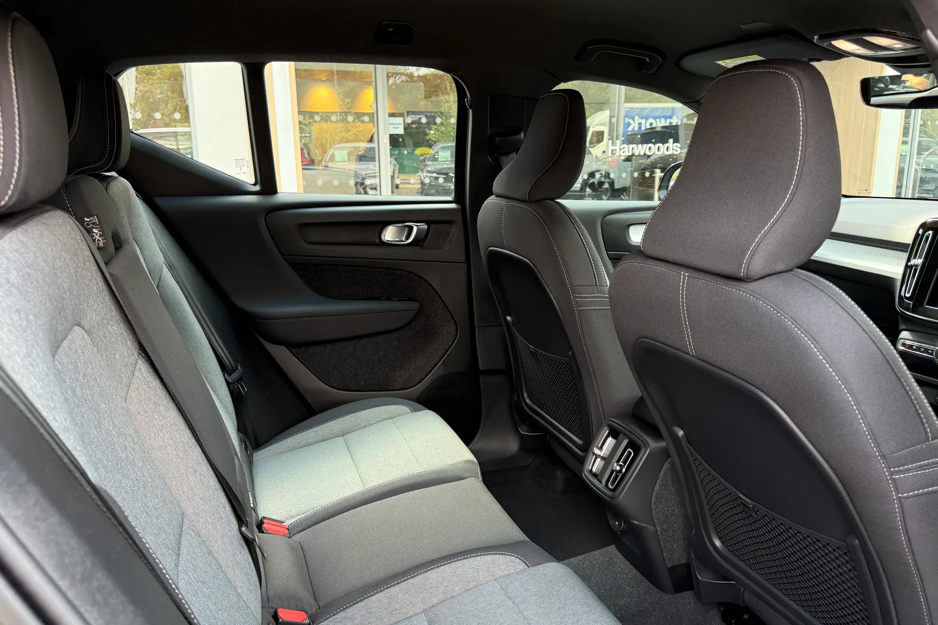 Volvo XC40 thumbnail image number 23