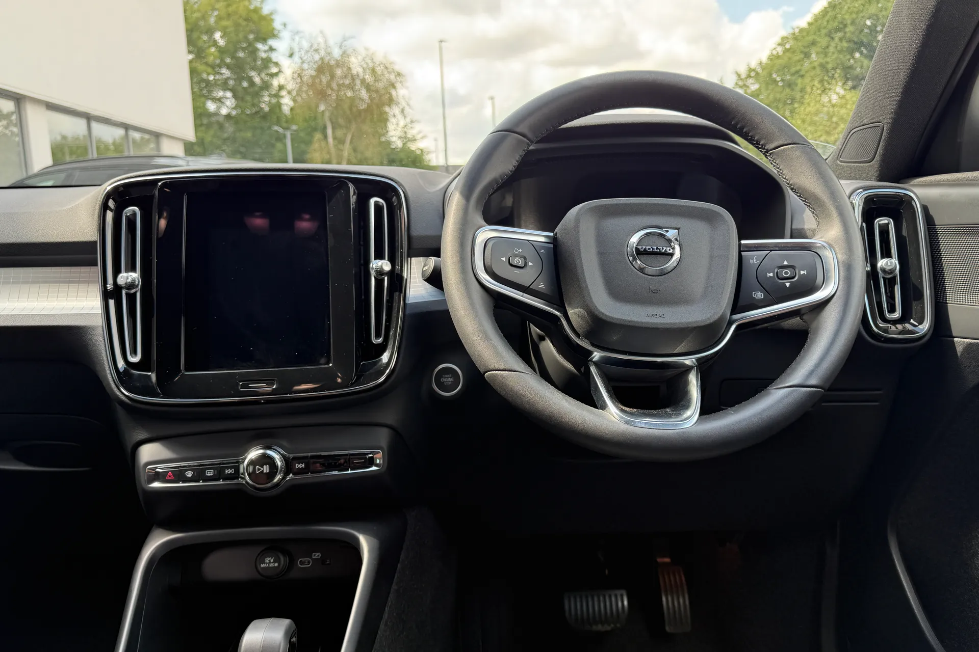 Volvo XC40 thumbnail image number 32