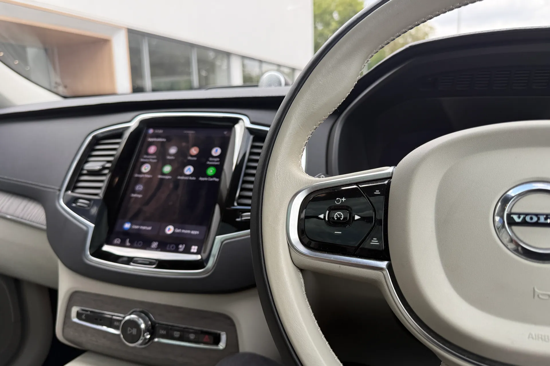 Volvo XC90 thumbnail image number 35