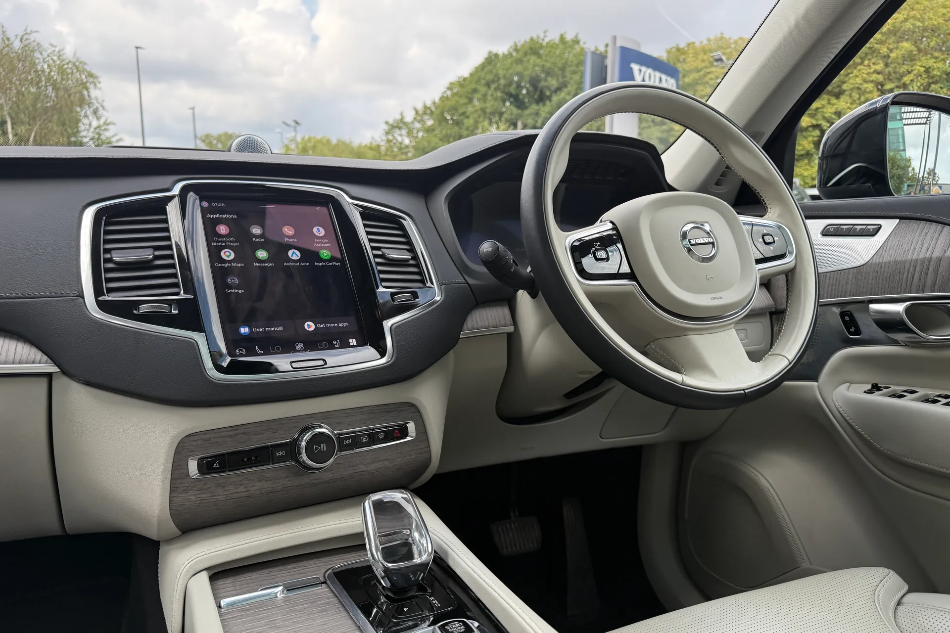 Volvo XC90 thumbnail image number 34