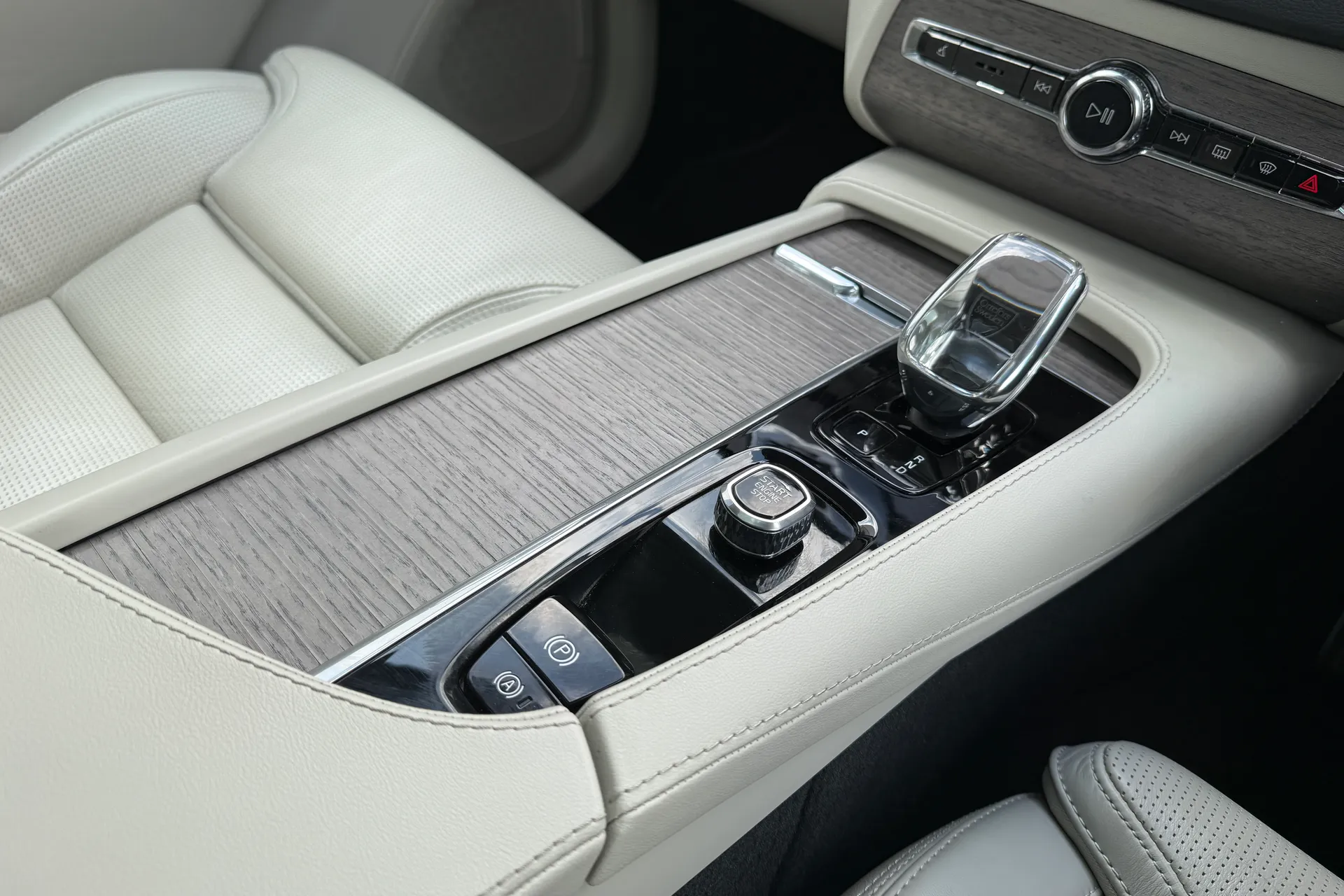 Volvo XC90 thumbnail image number 42