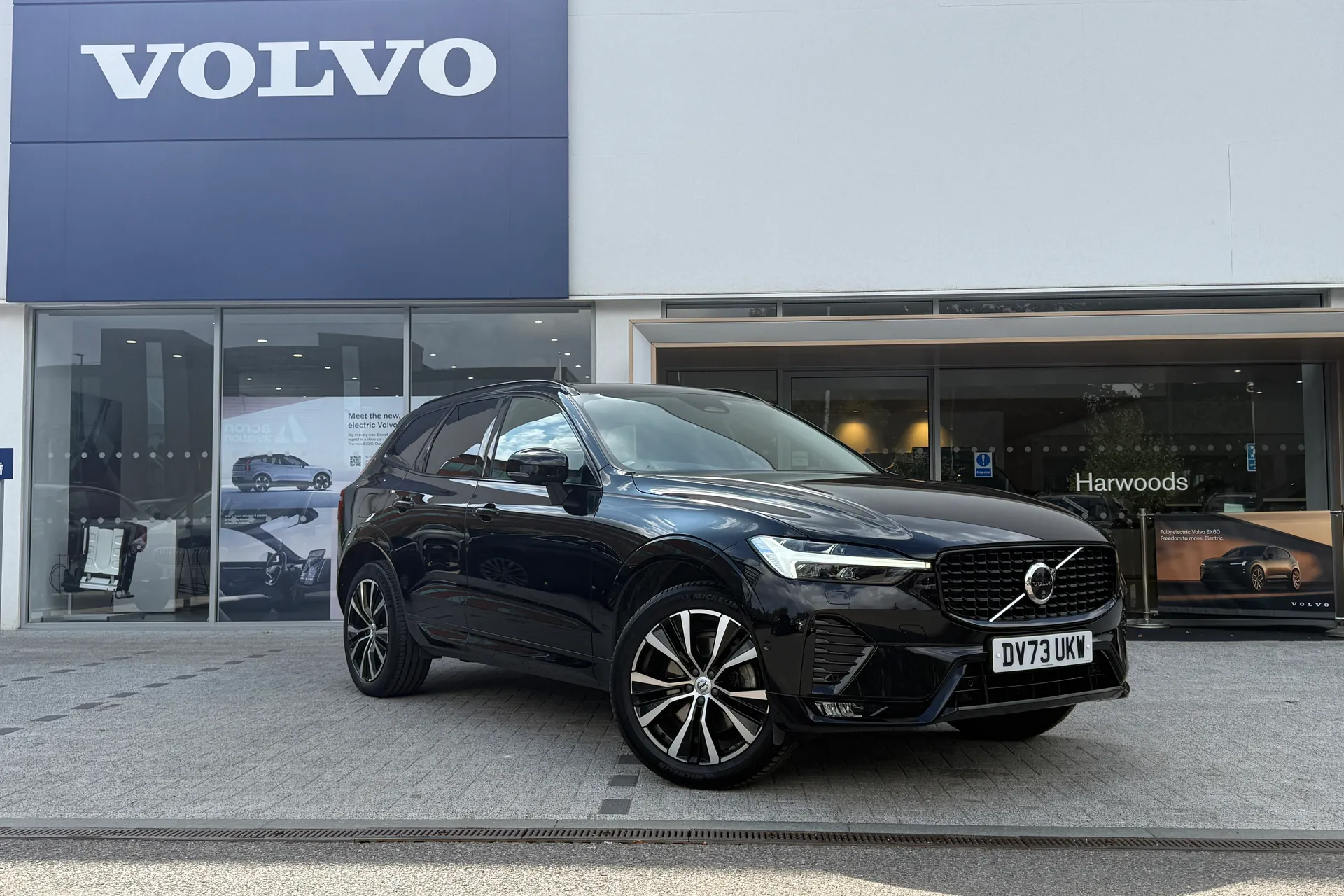 Volvo XC60 focused image