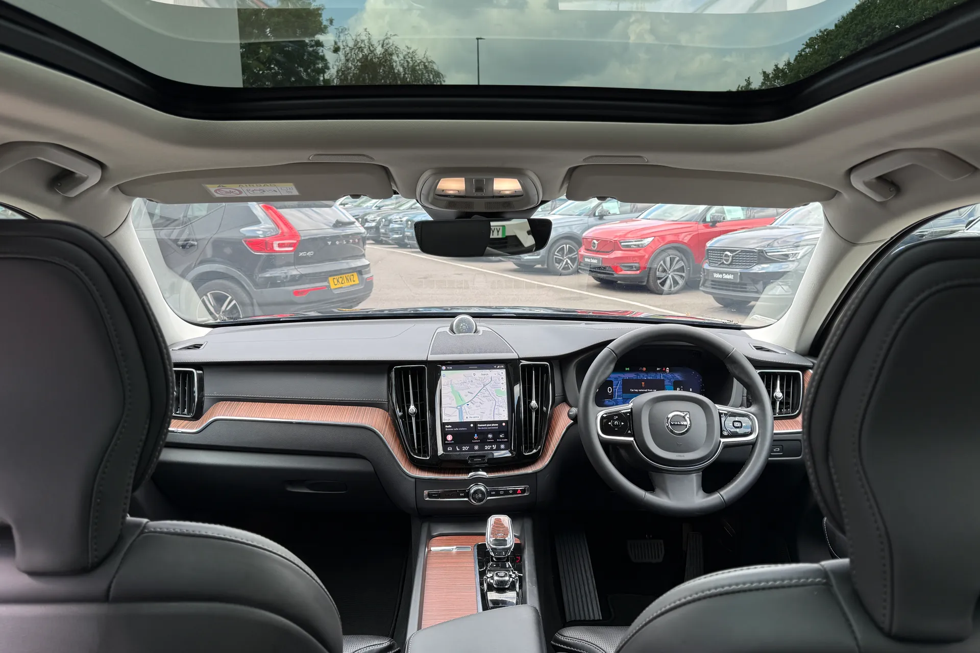 Volvo XC60 thumbnail image number 3