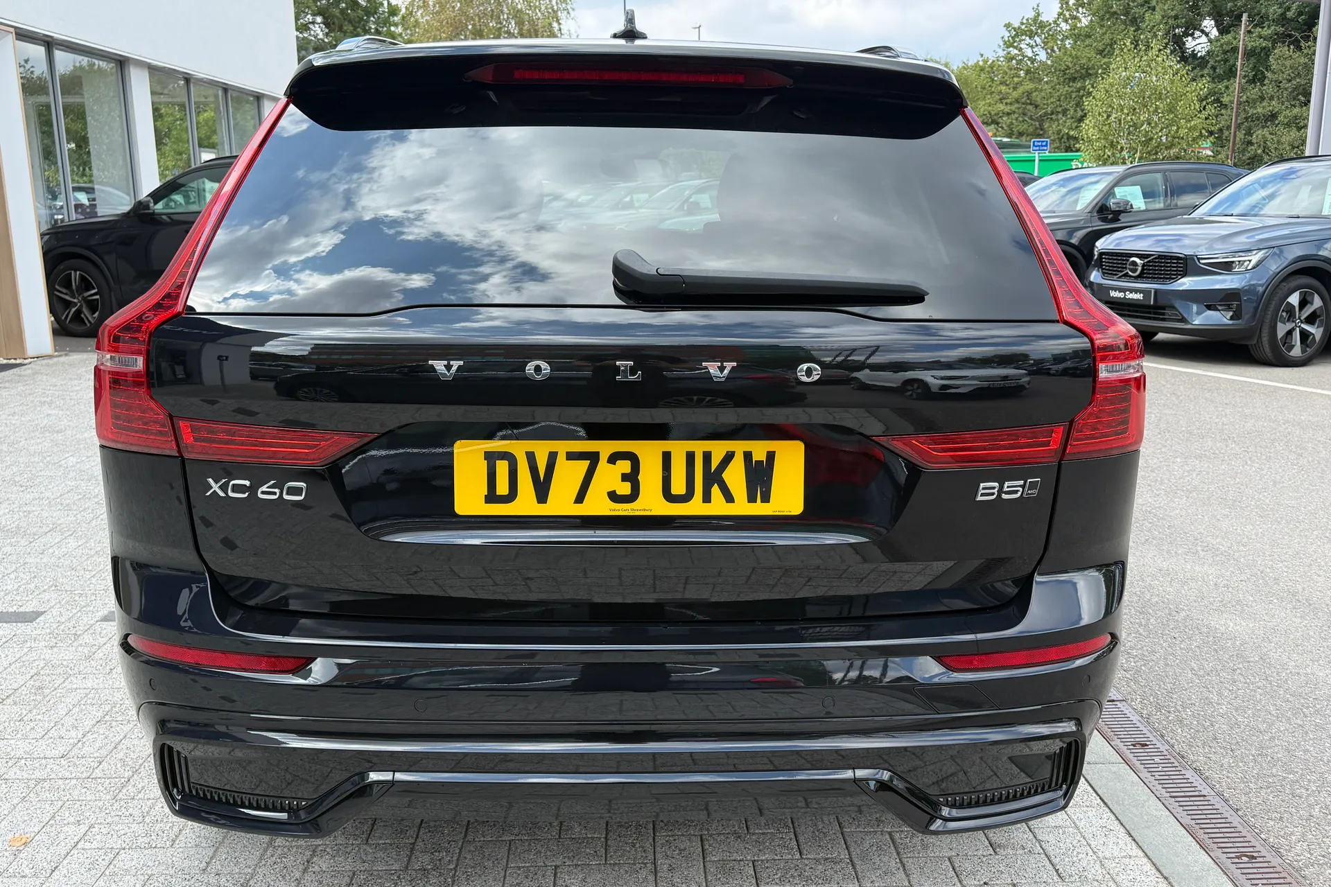 Volvo XC60 thumbnail image number 9