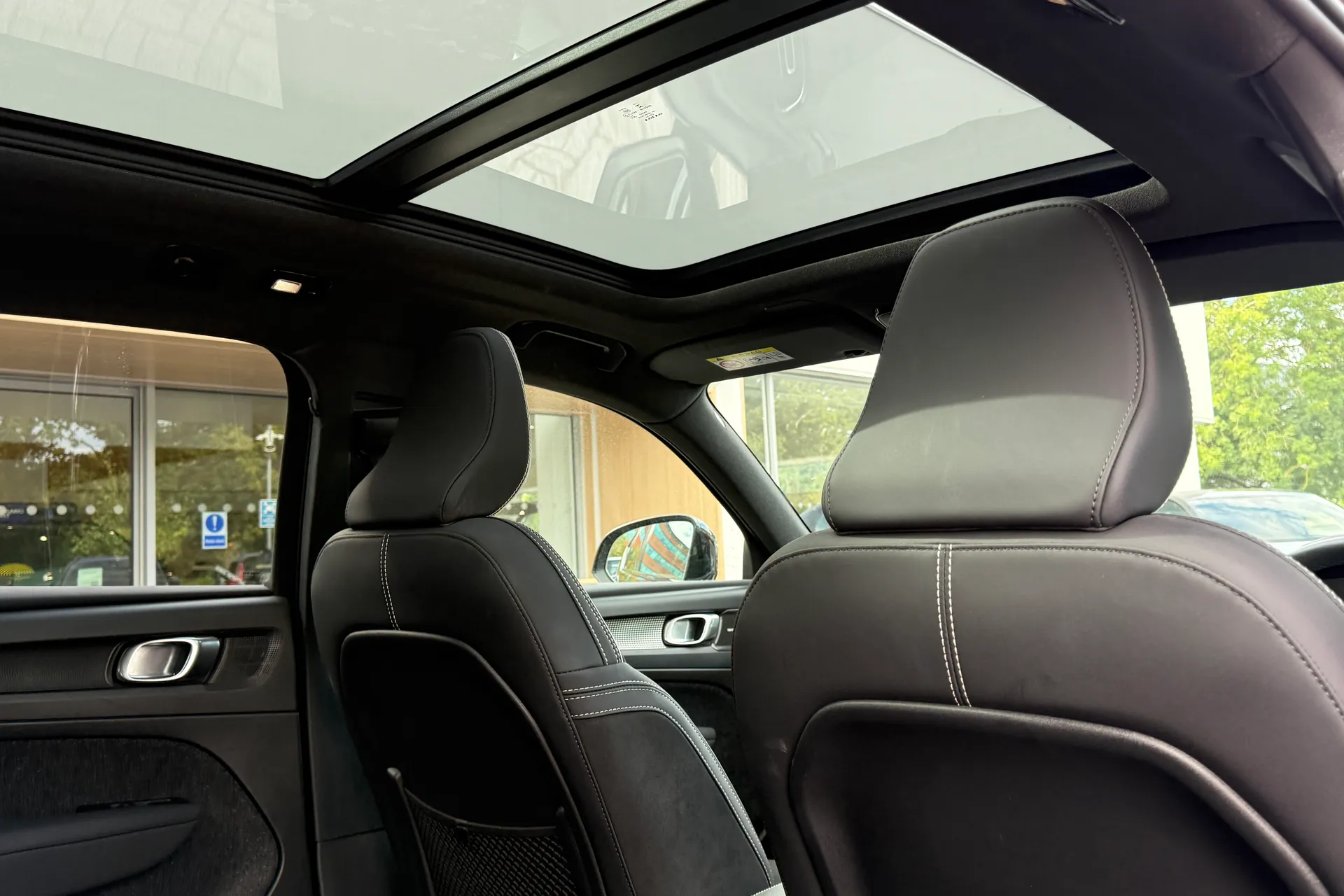 Volvo XC40 thumbnail image number 24