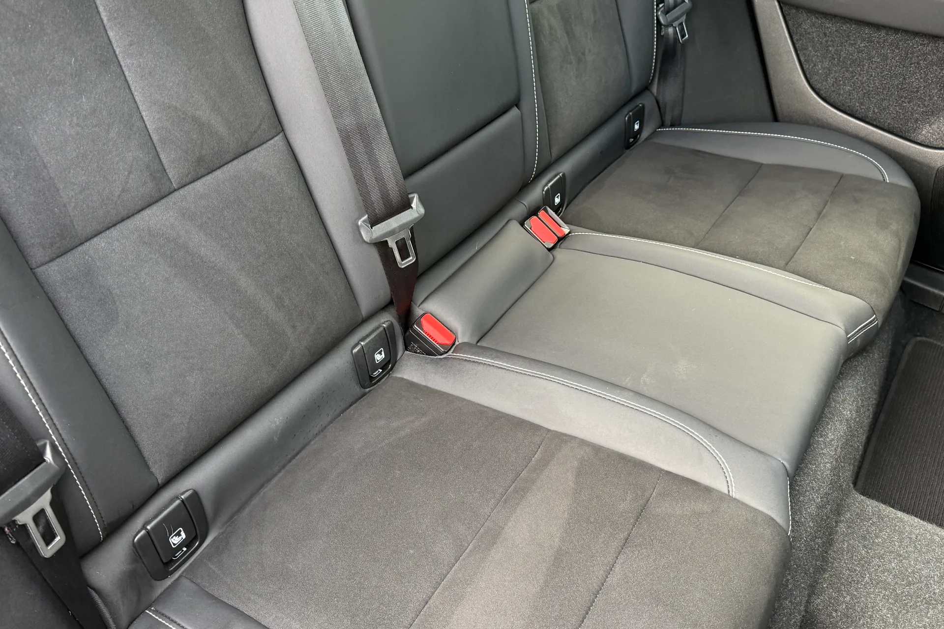 Volvo XC40 thumbnail image number 25