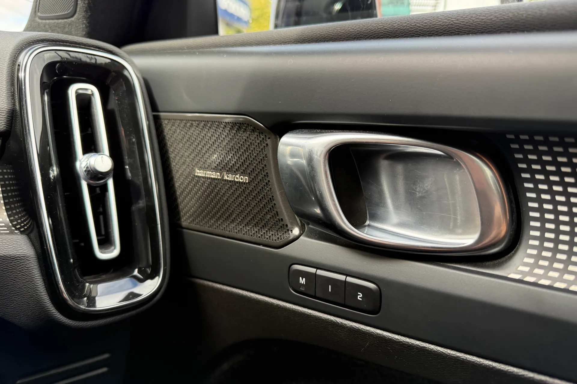Volvo XC40 thumbnail image number 42